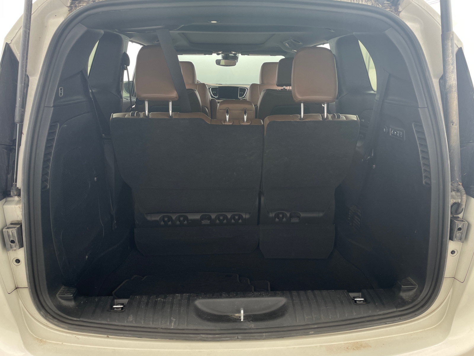 Thumbnail: 2021 Chrysler Pacifica - 6