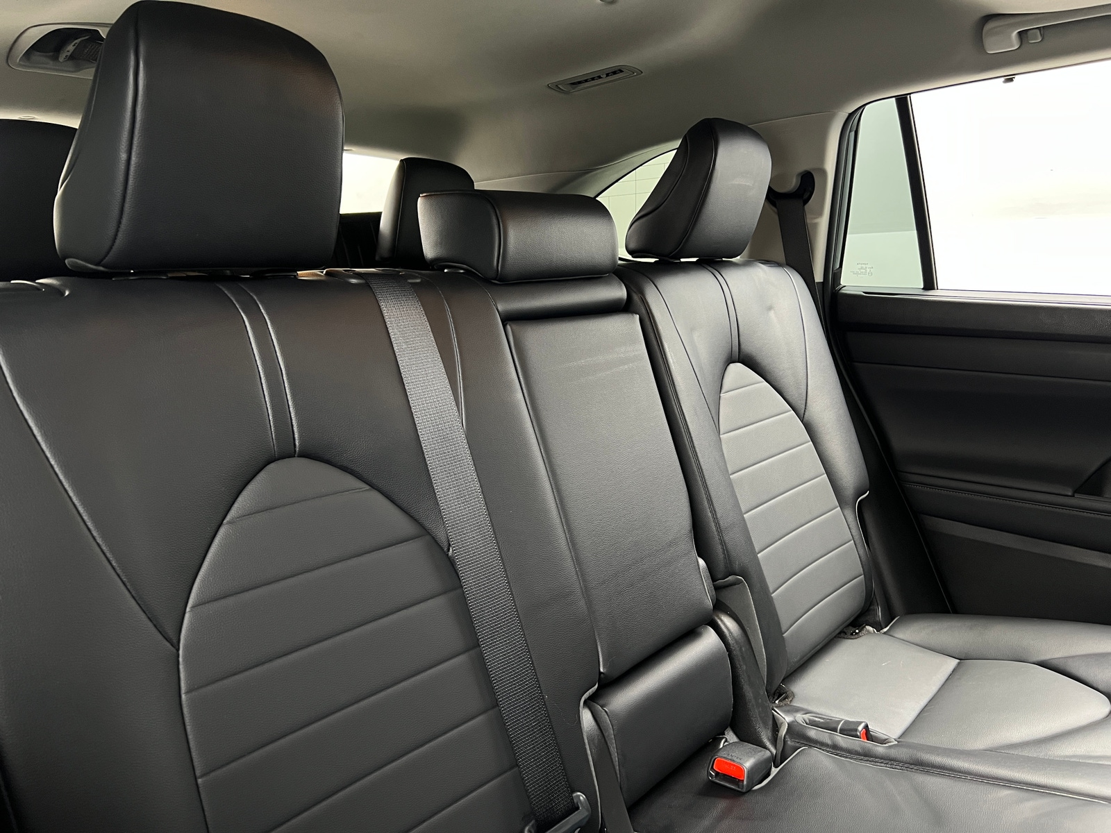 Thumbnail: 2022 Toyota Highlander - 5