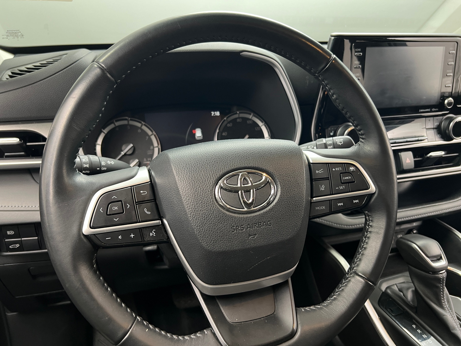 Thumbnail: 2022 Toyota Highlander - 4