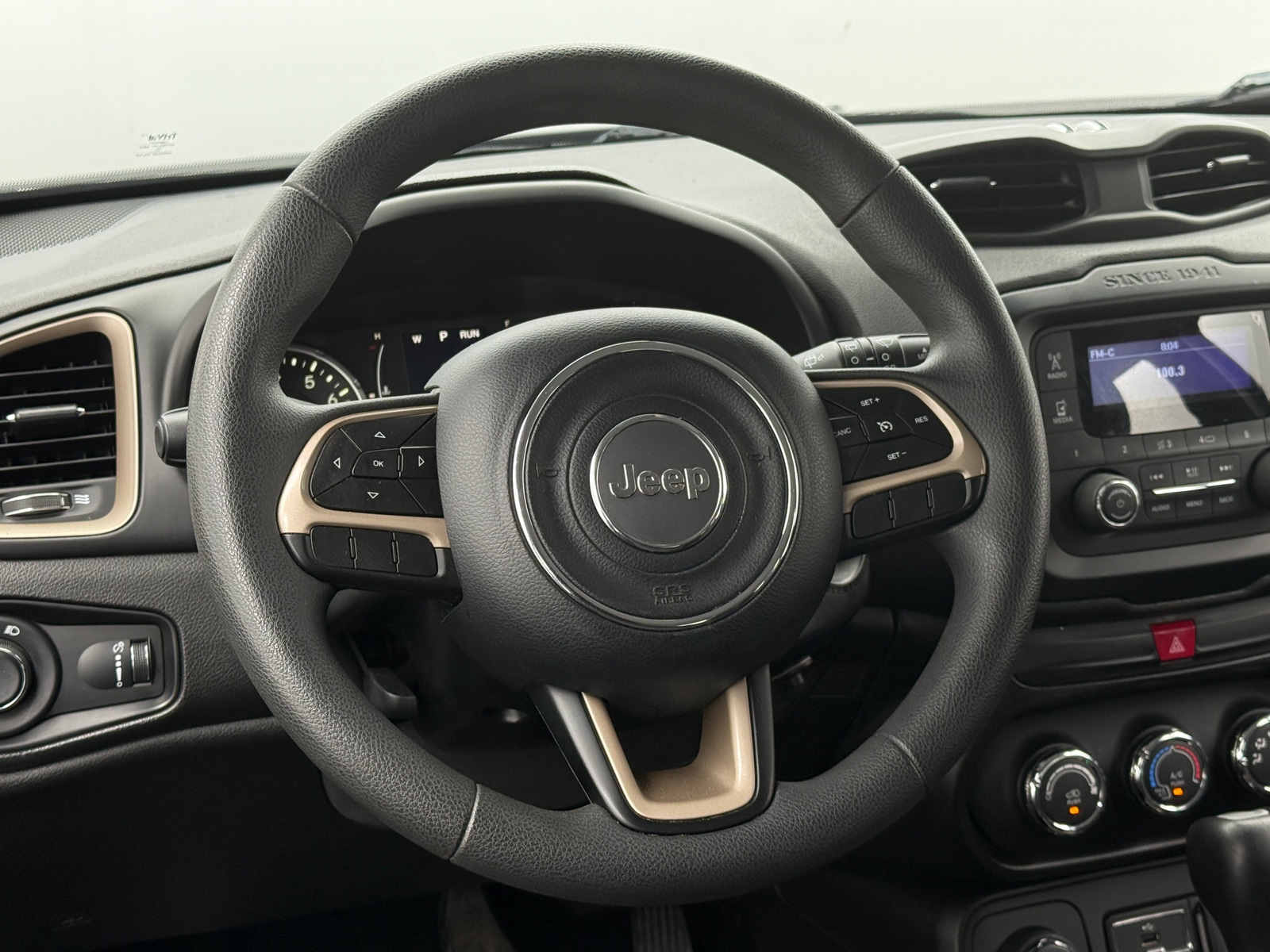 Thumbnail: 2016 Jeep Renegade - 5