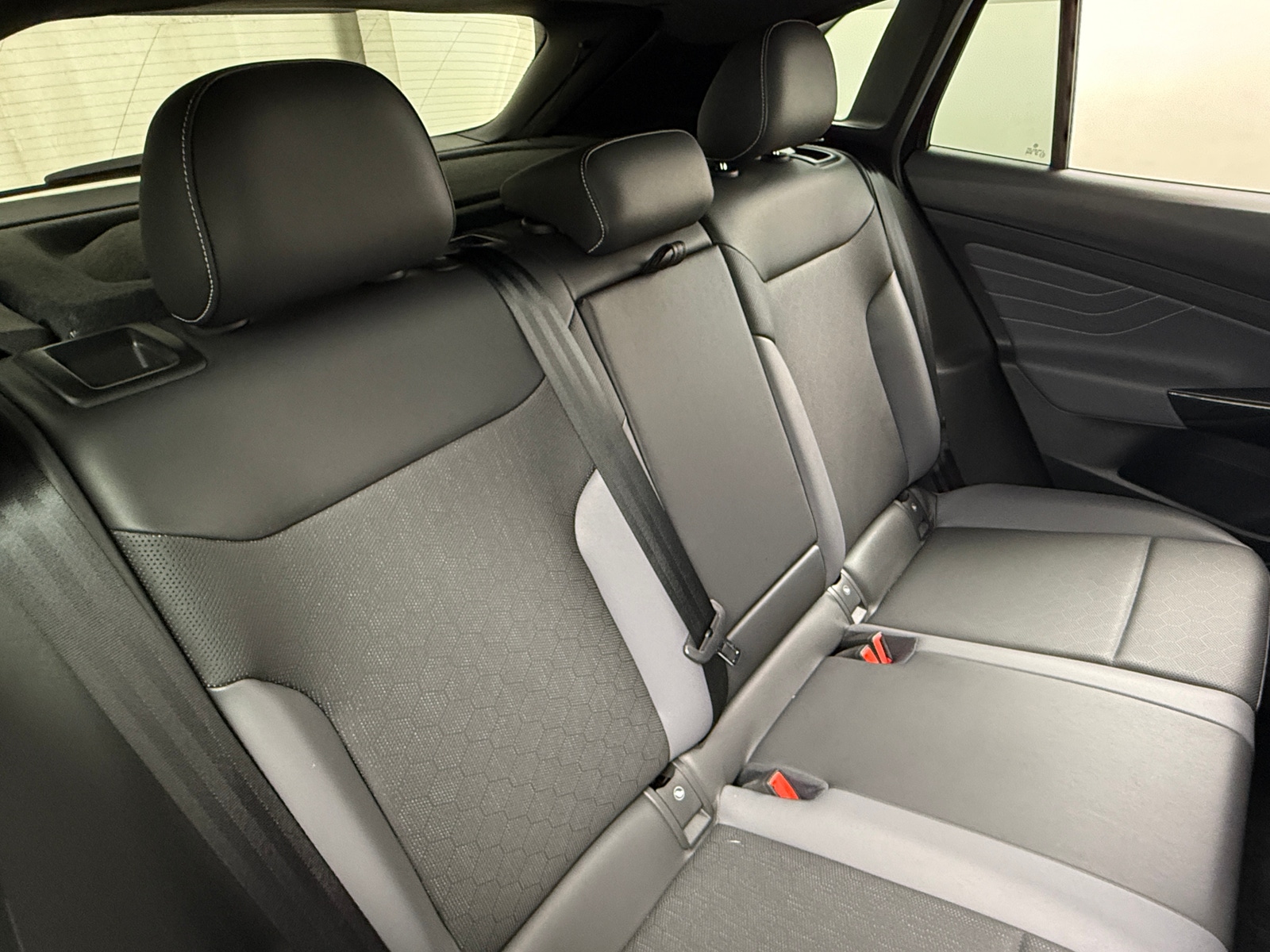 Thumbnail: 2023 Volkswagen ID.4 - 5