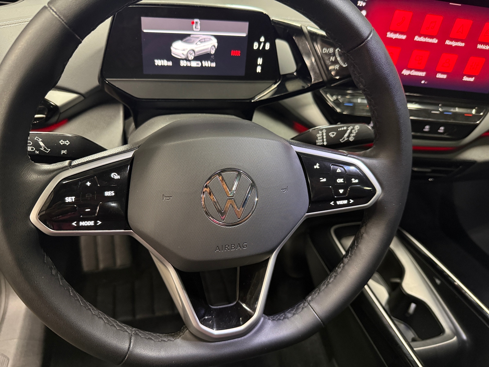 Thumbnail: 2023 Volkswagen ID.4 - 4