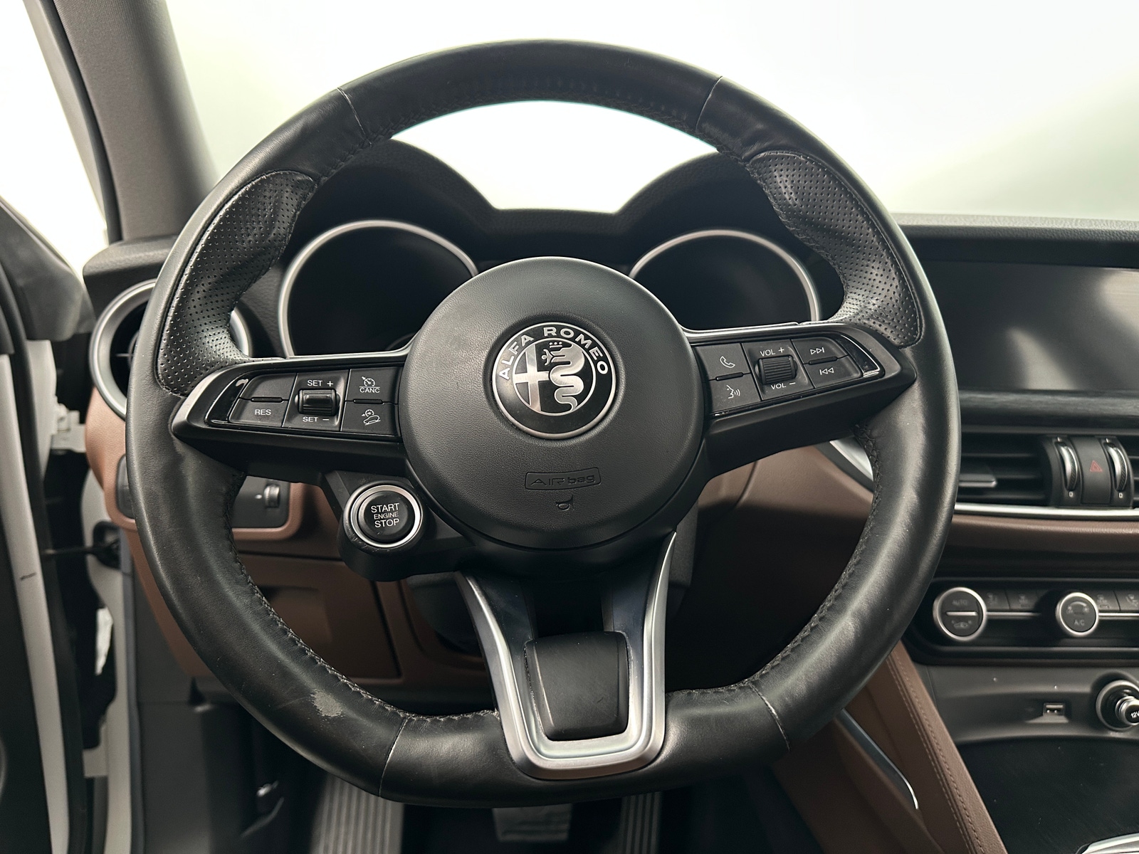 Thumbnail: 2020 Alfa Romeo Stelvio - 5