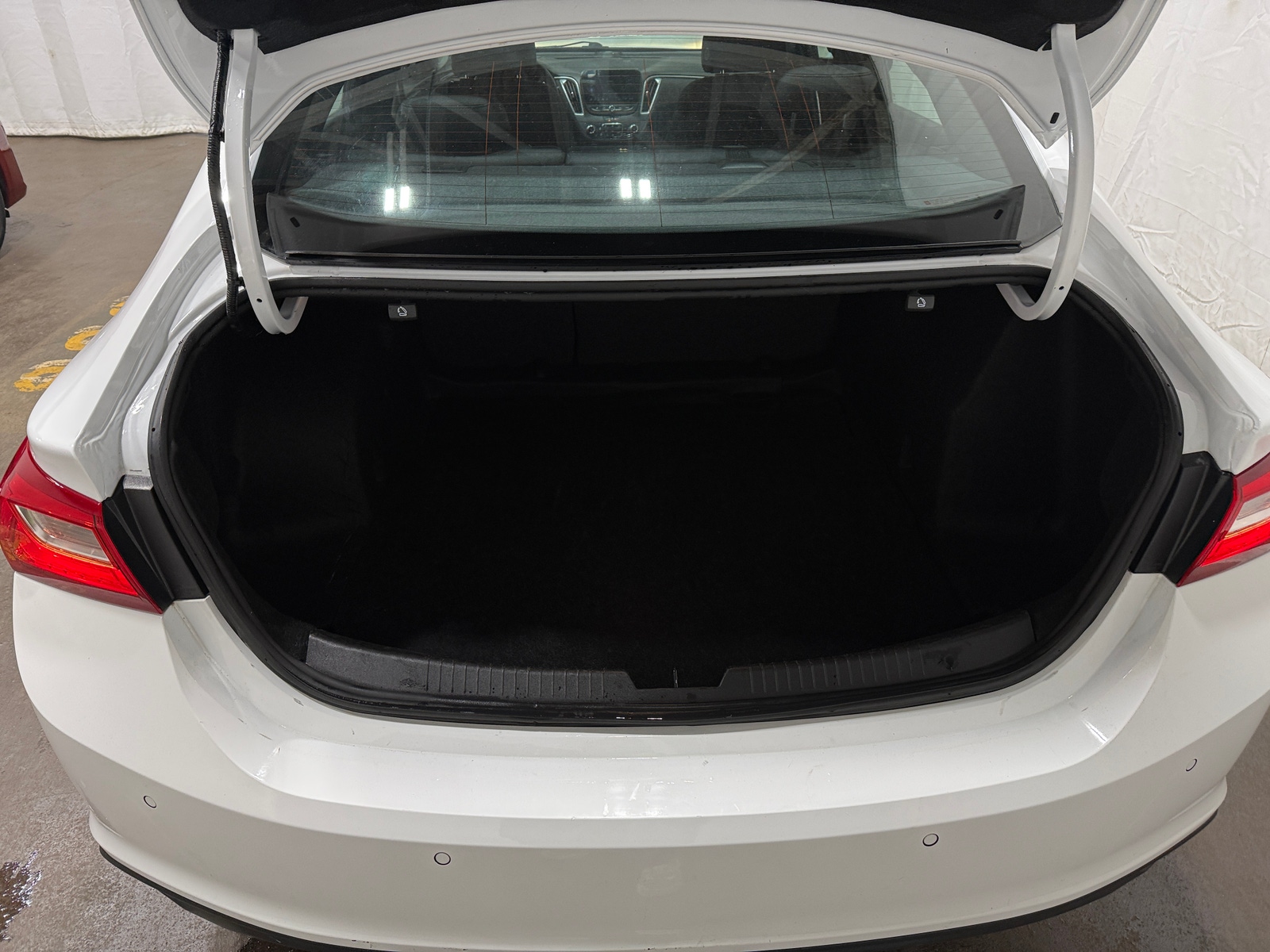 Thumbnail: 2024 Chevrolet Malibu - 7