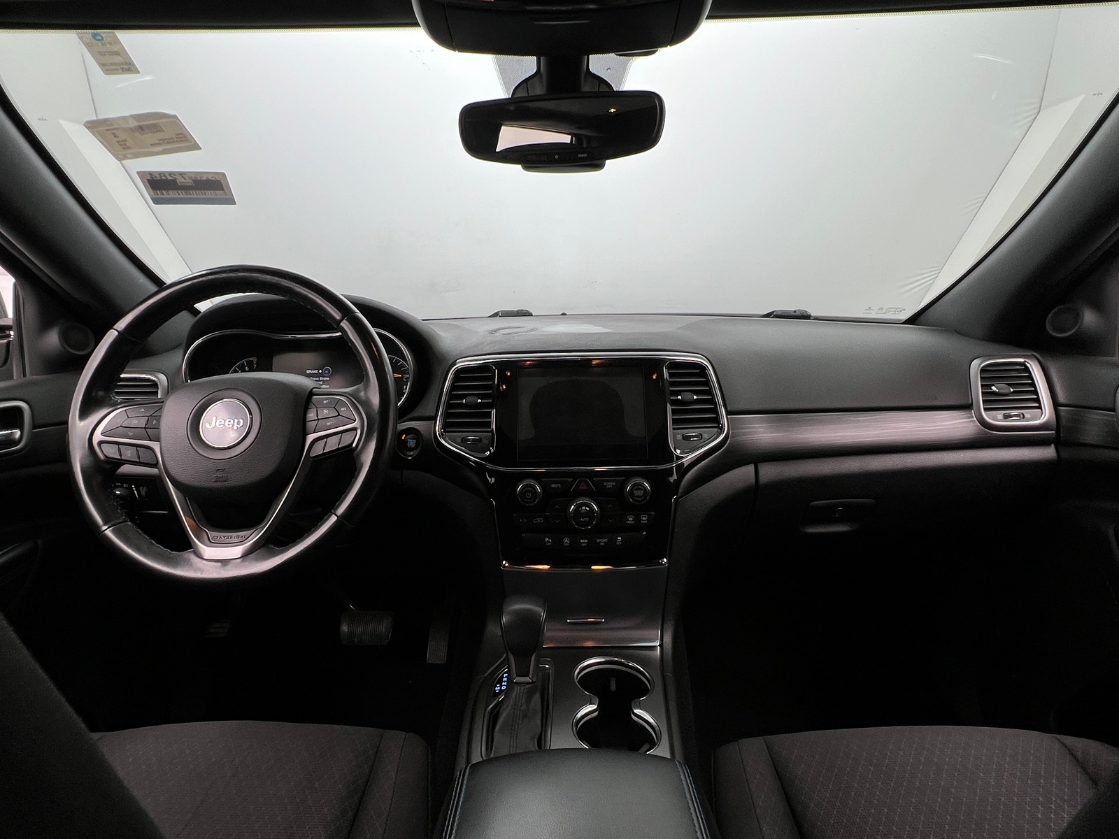 Thumbnail: 2020 Jeep Grand Cherokee - 3