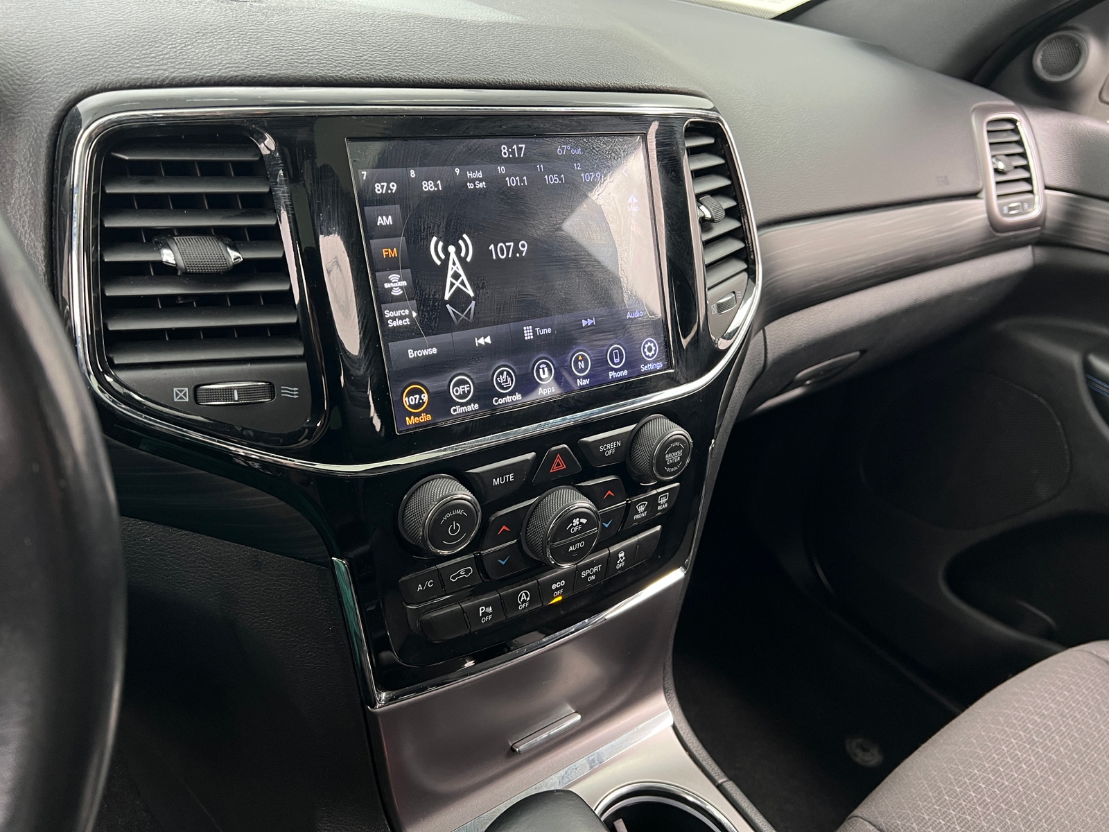 Thumbnail: 2020 Jeep Grand Cherokee - 4