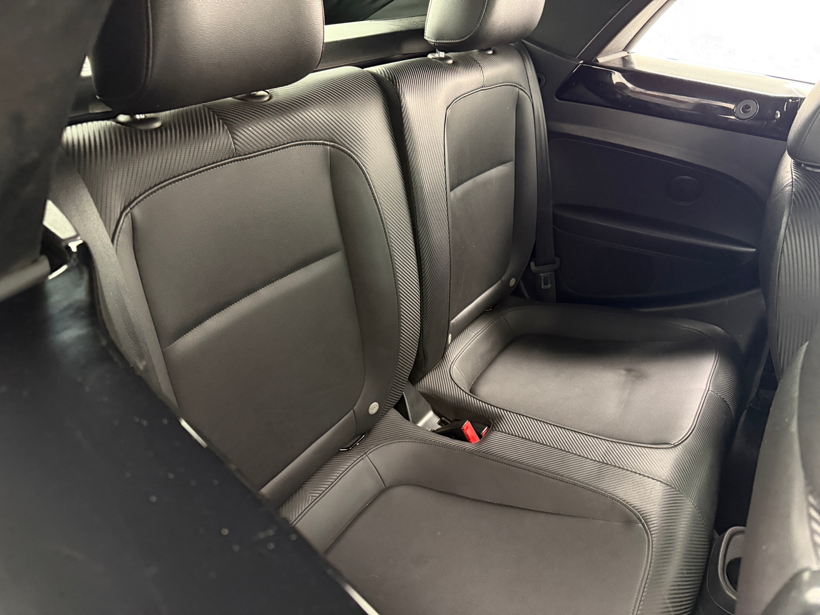 Thumbnail: 2015 Volkswagen Beetle - 5