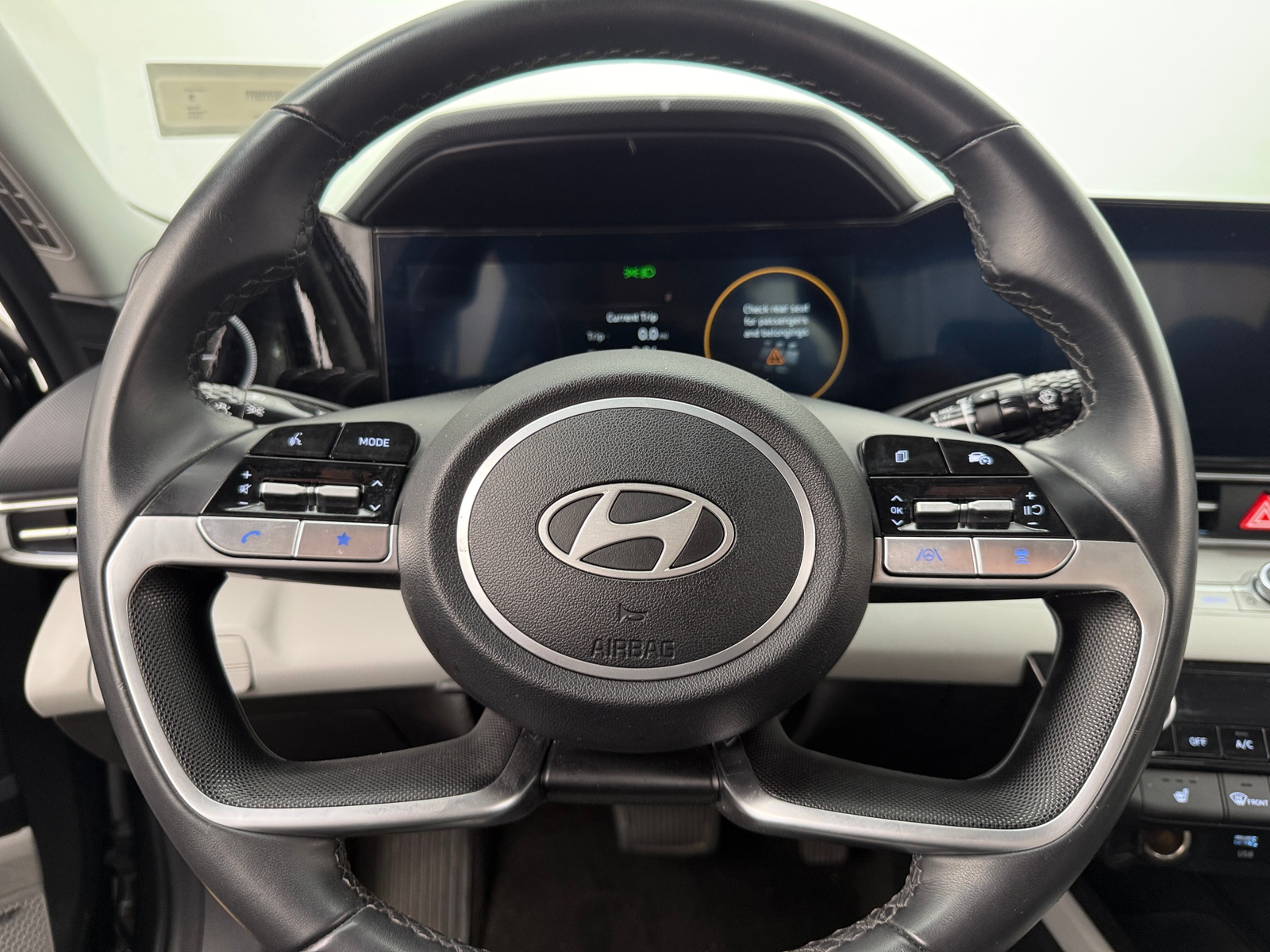 Thumbnail: 2024 Hyundai Elantra - 4