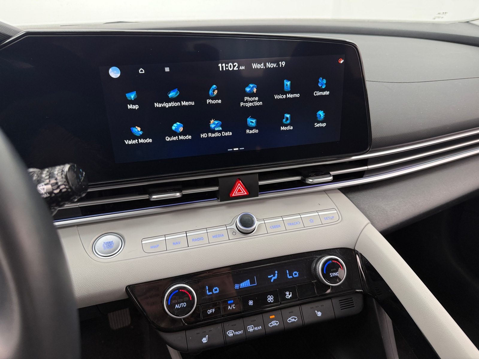 Thumbnail: 2024 Hyundai Elantra - 3