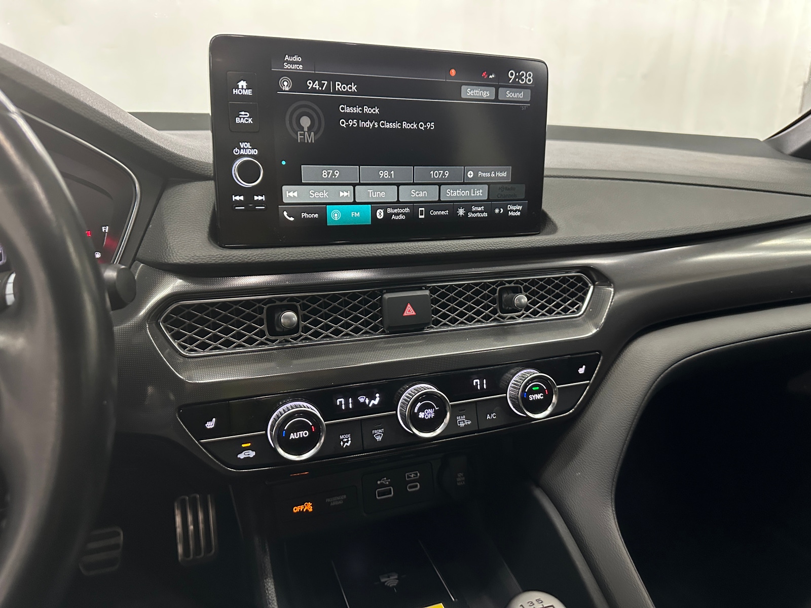 Thumbnail: 2023 Acura Integra - 3