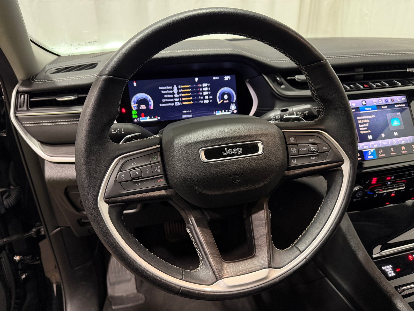 Thumbnail: 2022 Jeep Grand Cherokee L - 4