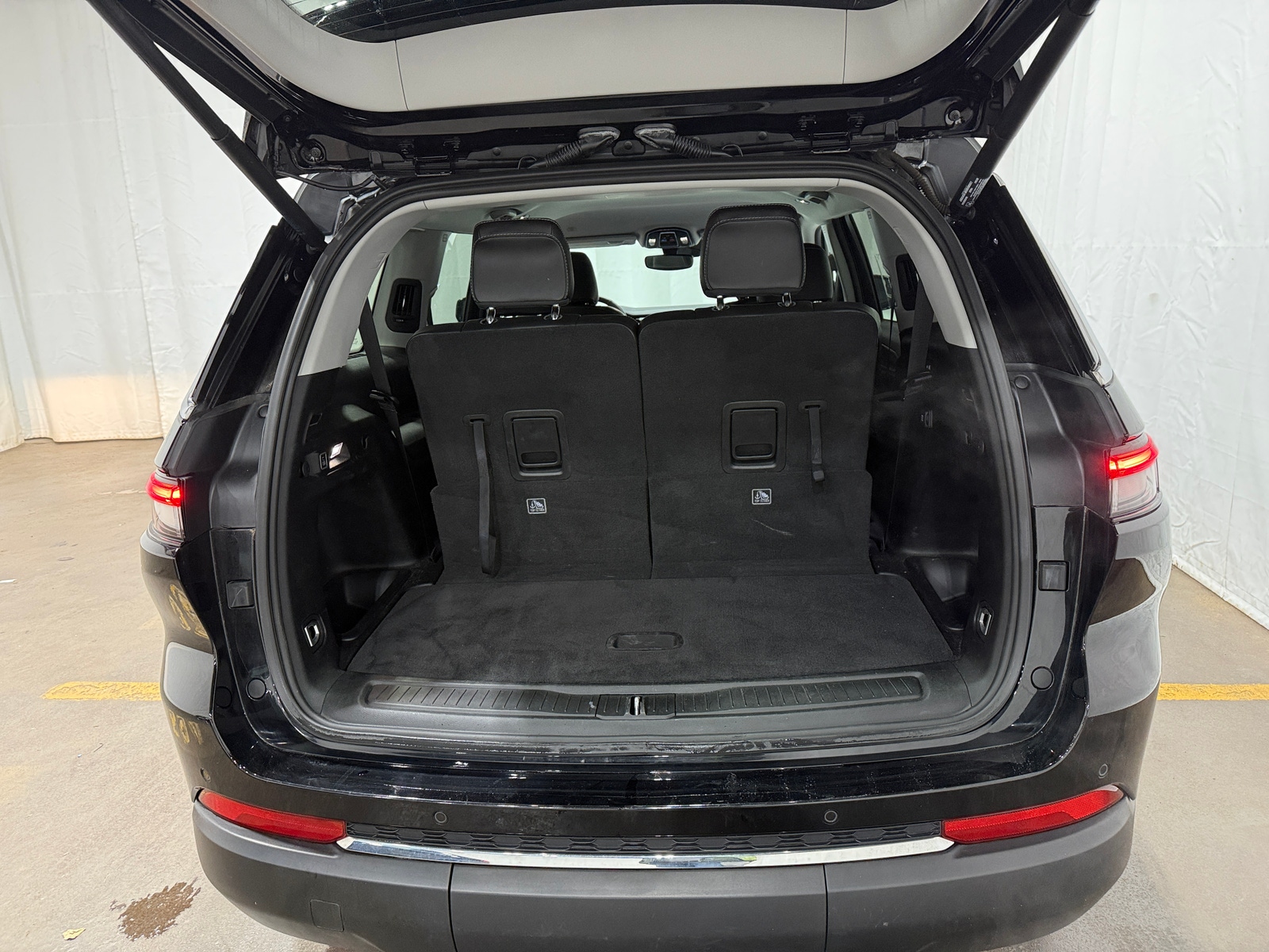 Thumbnail: 2022 Jeep Grand Cherokee L - 6