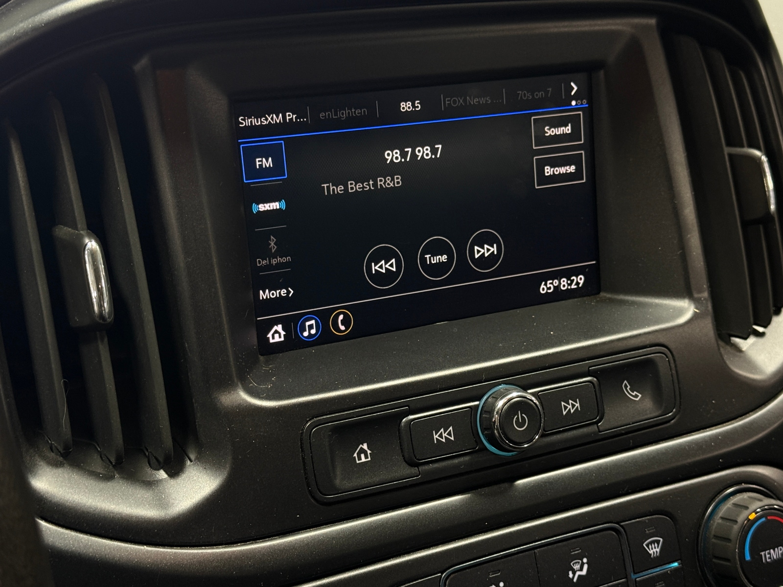 Thumbnail: 2021 Chevrolet Colorado - 4