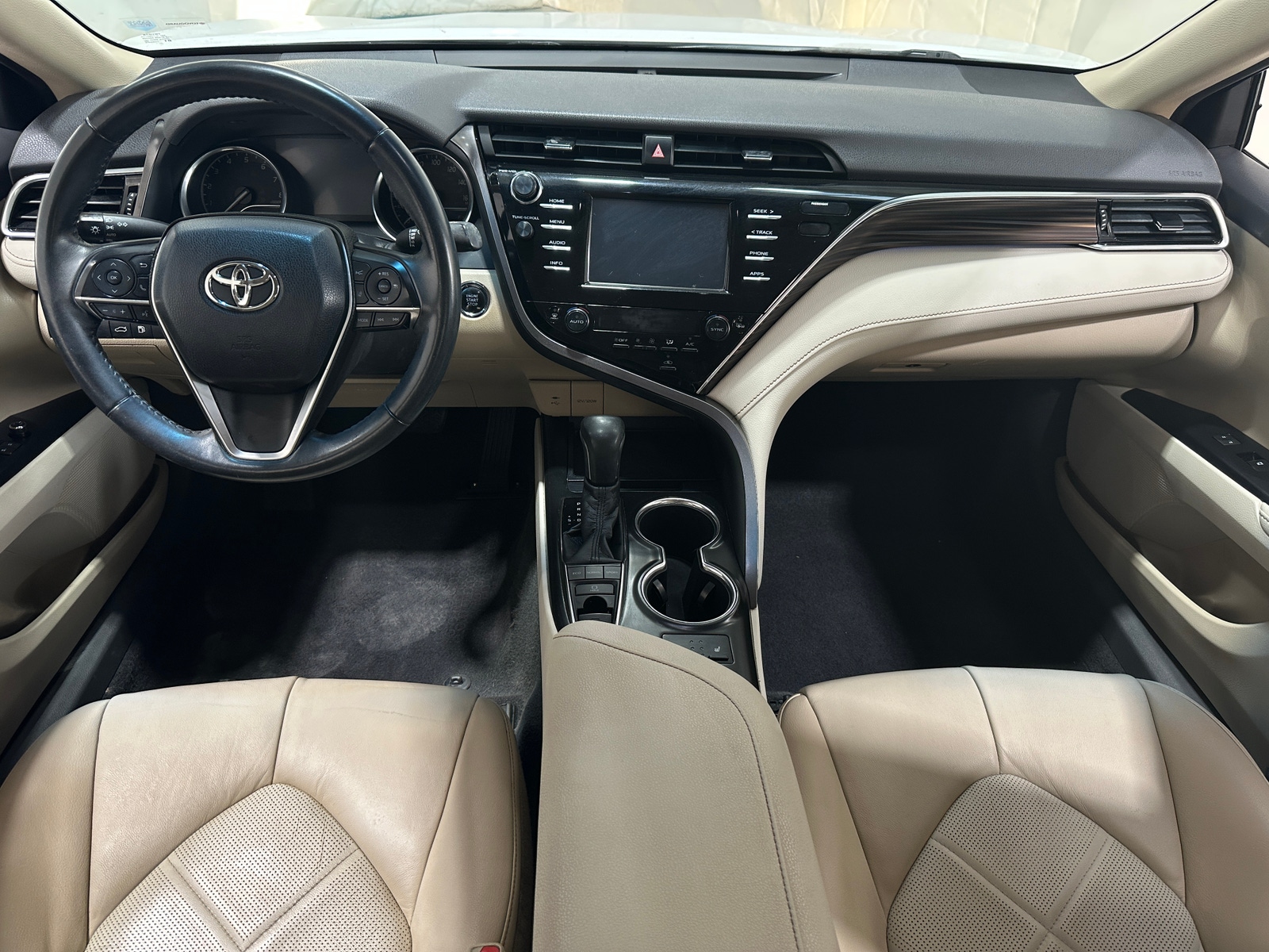 Thumbnail: 2018 Toyota Camry - 3