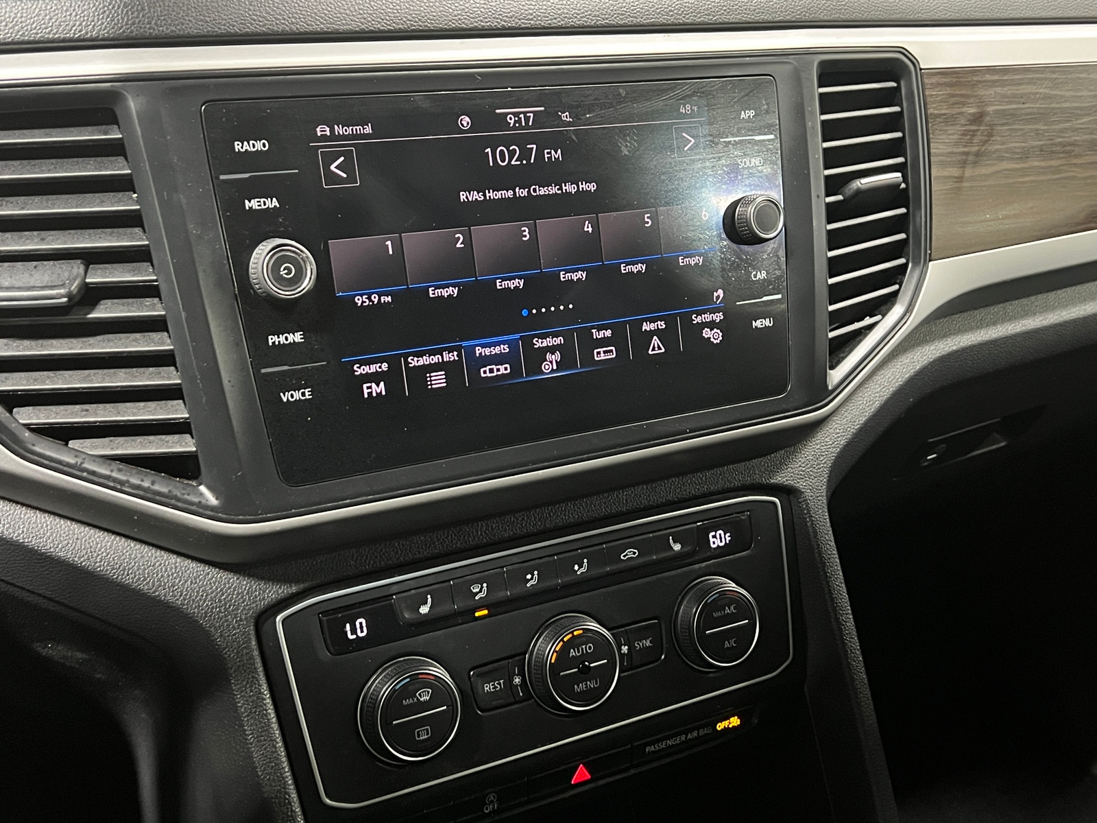 Thumbnail: 2021 Volkswagen Atlas - 3