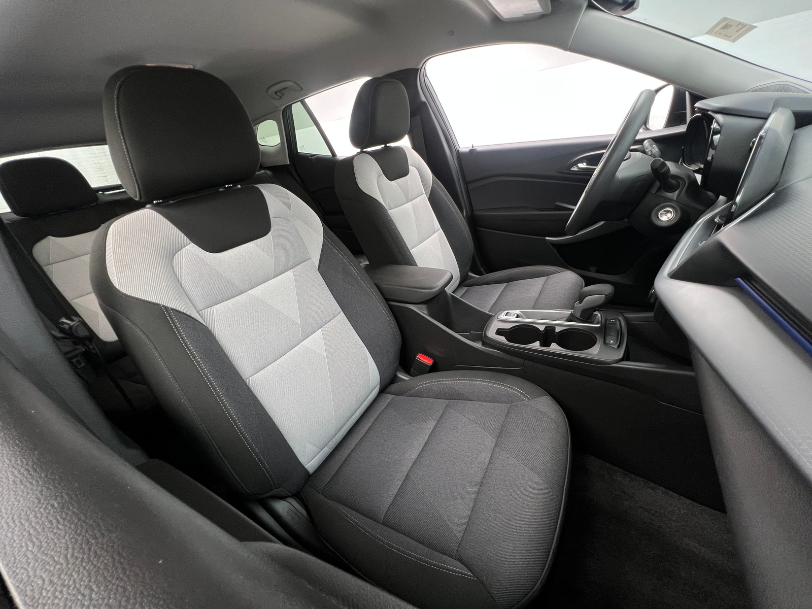 Thumbnail: 2025 Chevrolet Trax - 2