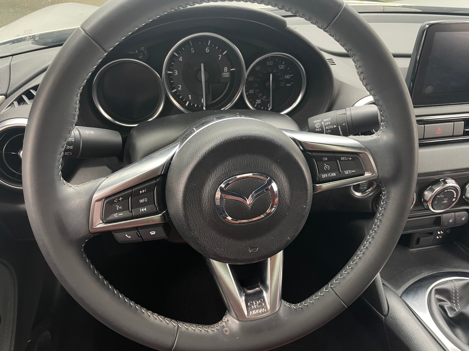 Thumbnail: 2022 Mazda MX-5 Miata - 4