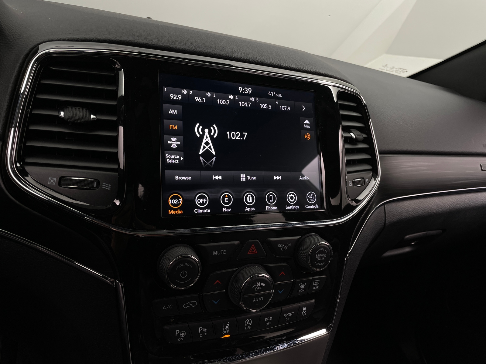 Thumbnail: 2021 Jeep Grand Cherokee - 3