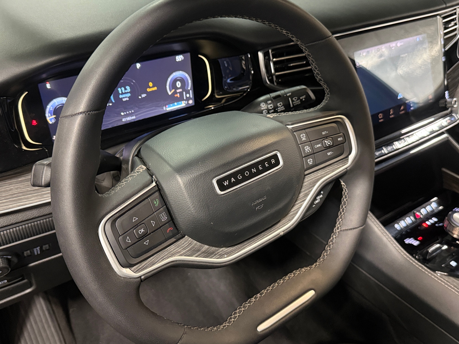 Thumbnail: 2022 Jeep Wagoneer - 4