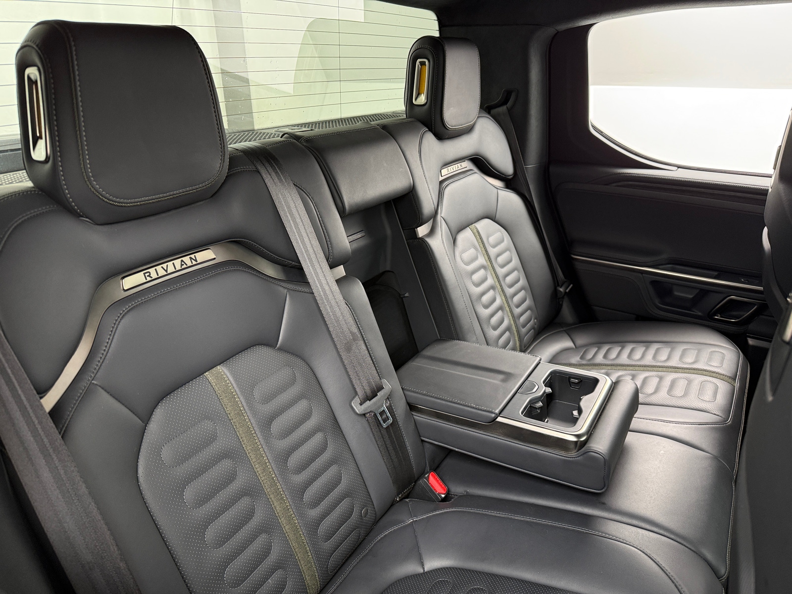 Thumbnail: 2023 Rivian R1T - 5