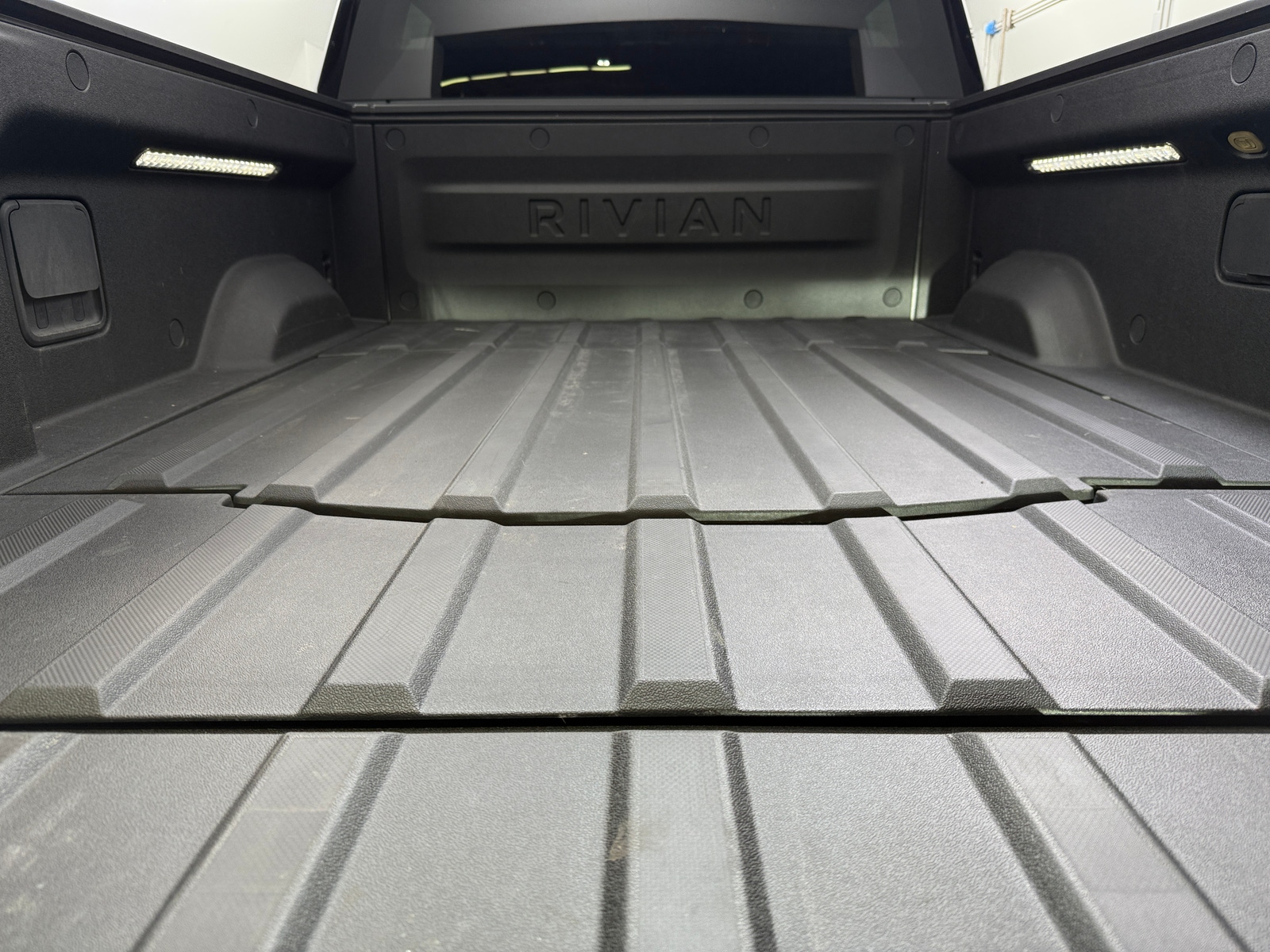 Thumbnail: 2023 Rivian R1T - 6