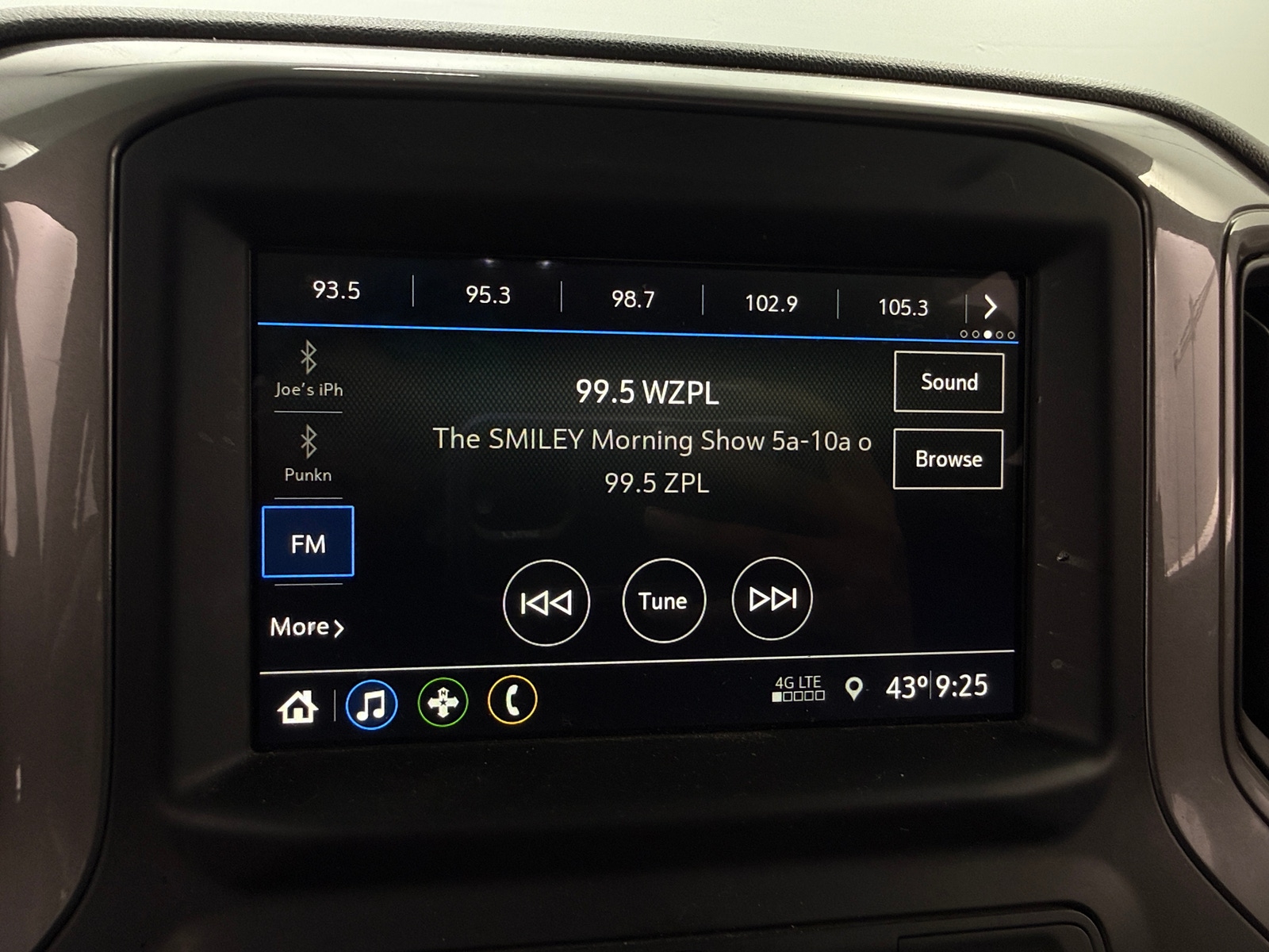 Thumbnail: 2019 Chevrolet Silverado 1500 - 4