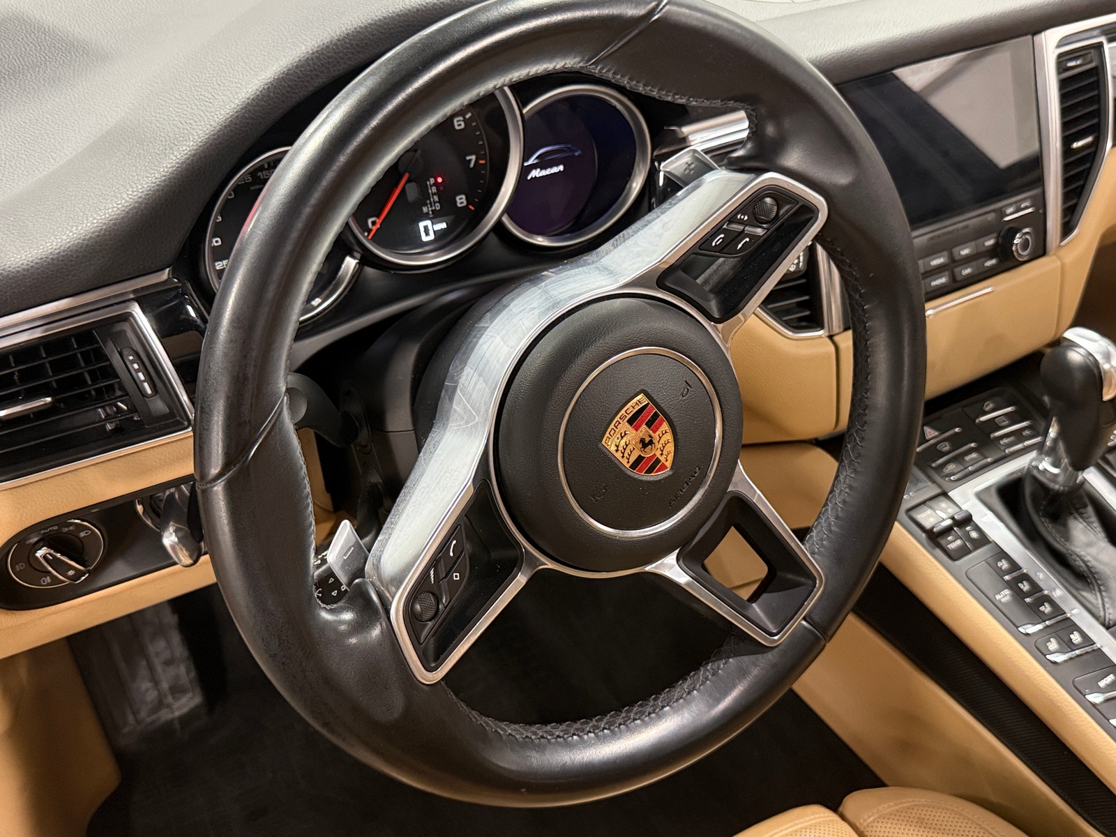 Thumbnail: 2018 Porsche Macan - 4