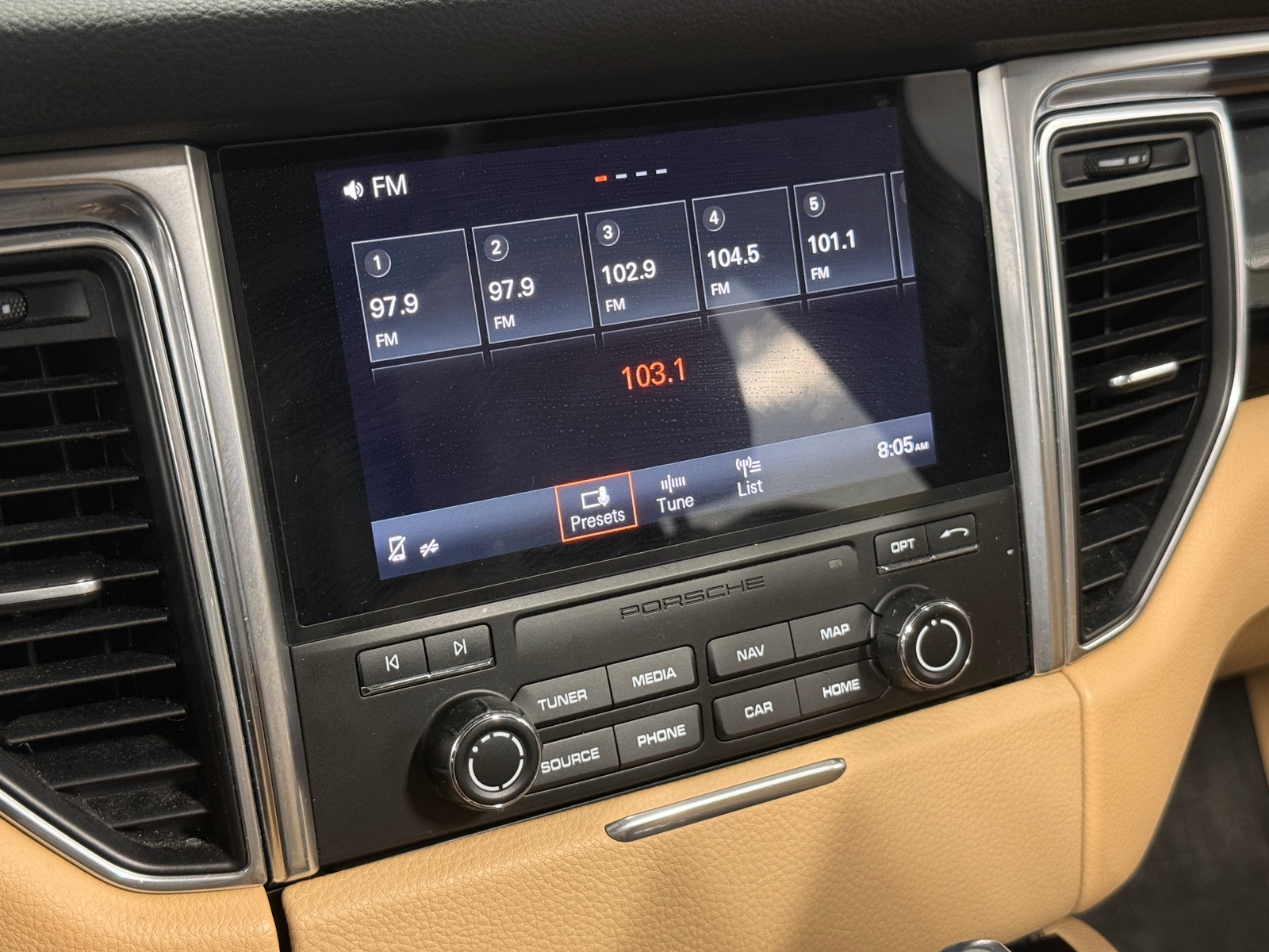 Thumbnail: 2018 Porsche Macan - 3