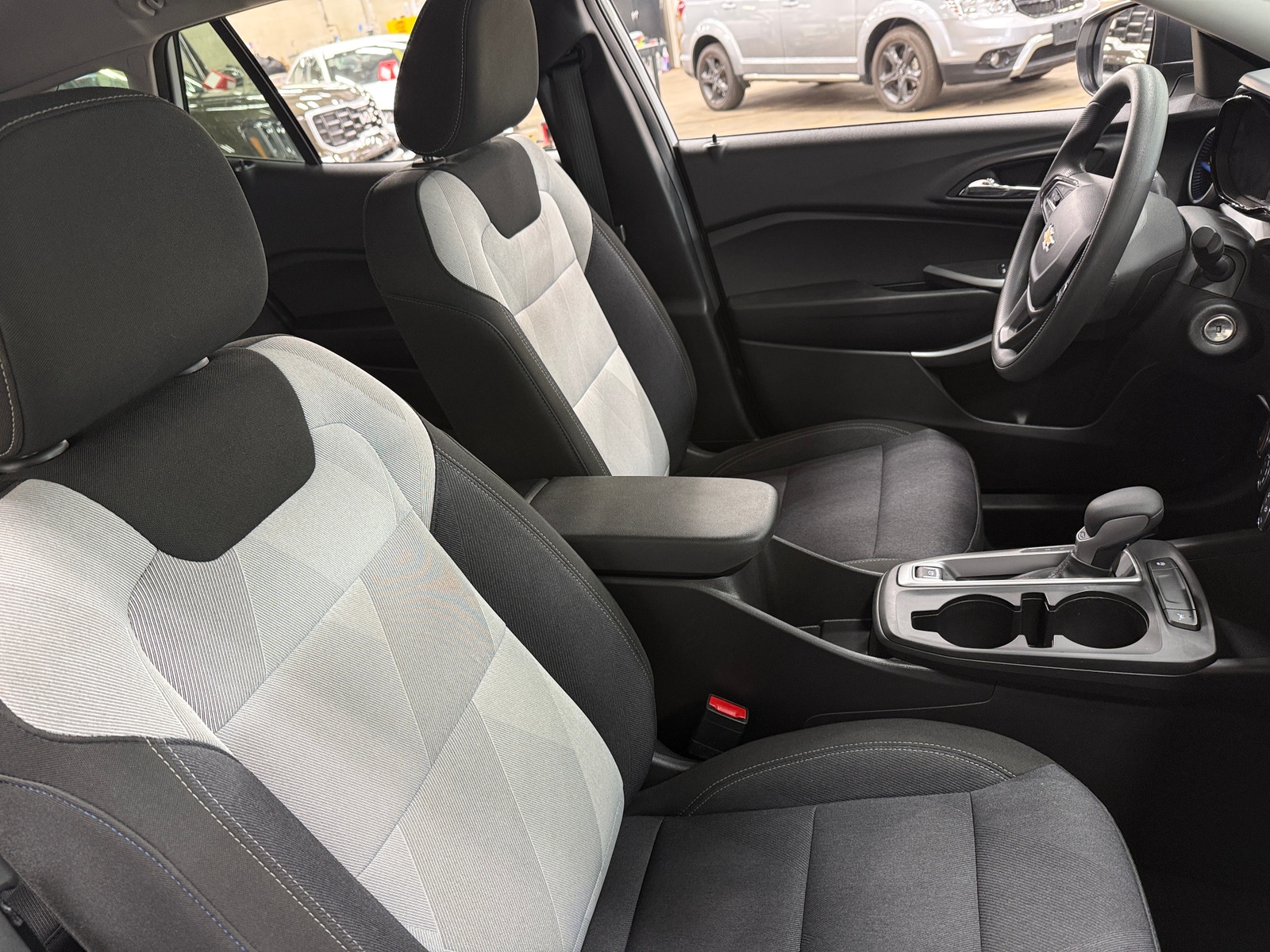 Thumbnail: 2025 Chevrolet Trax - 2