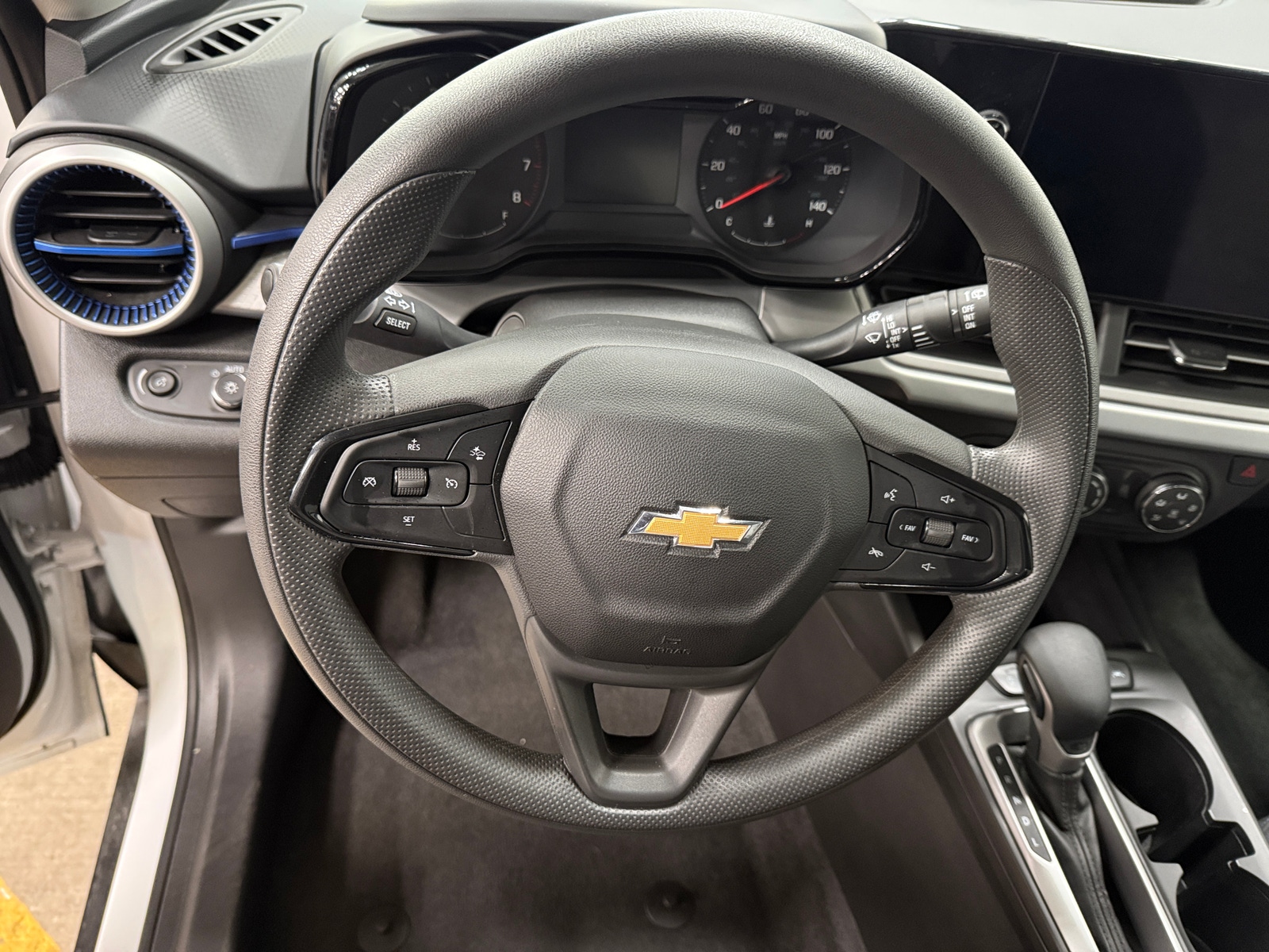 Thumbnail: 2025 Chevrolet Trax - 5