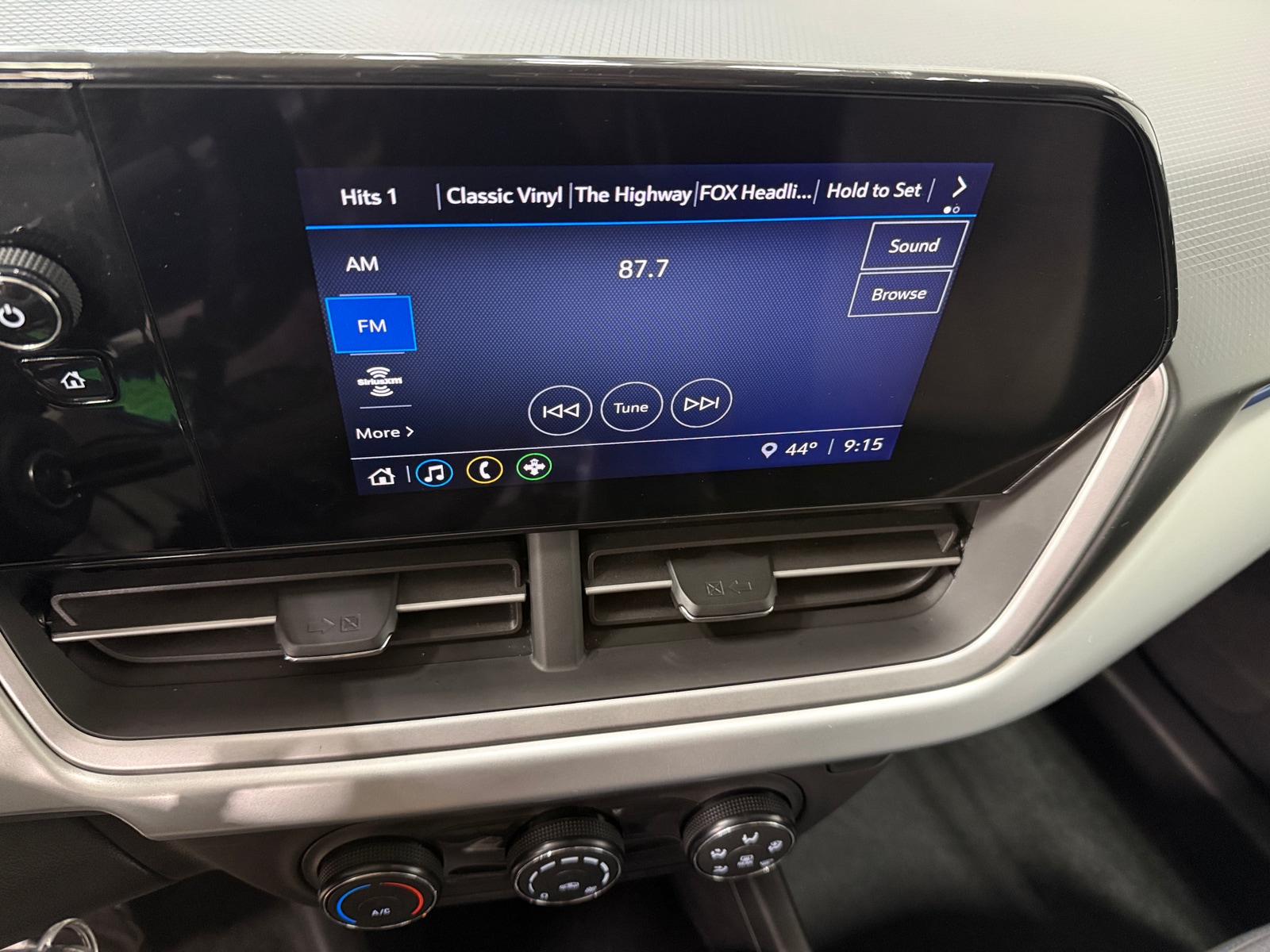 Thumbnail: 2025 Chevrolet Trax - 4