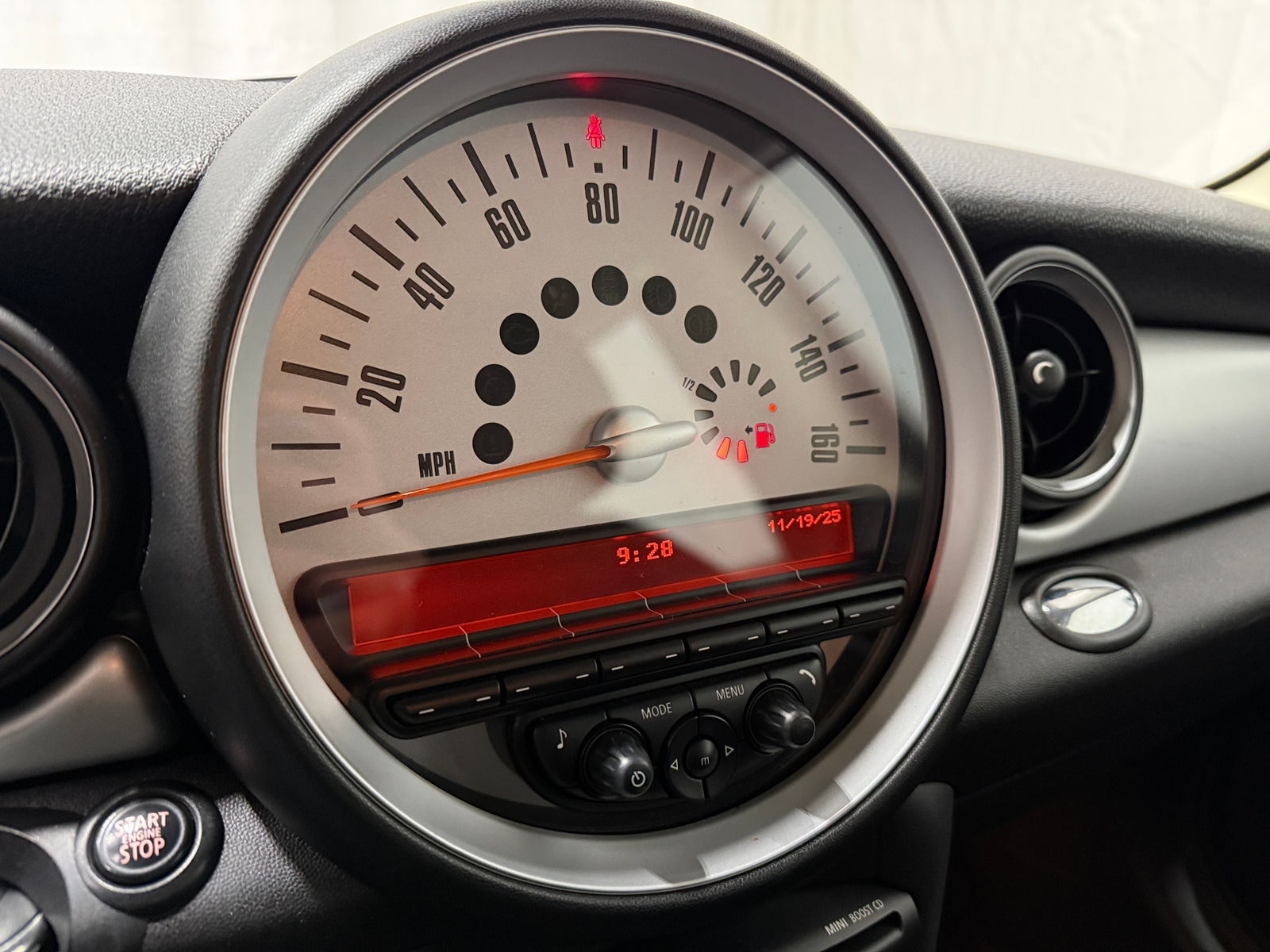 Thumbnail: 2013 MINI Cooper Hardtop - 4