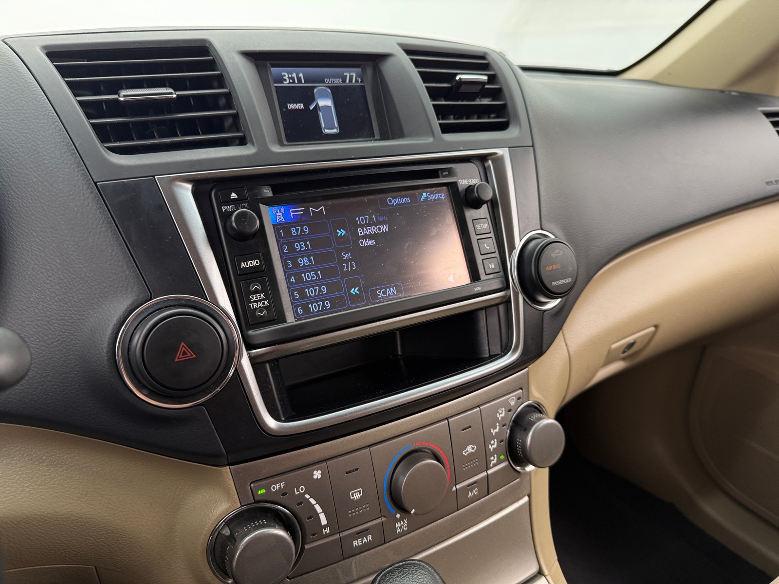 Thumbnail: 2013 Toyota Highlander - 4