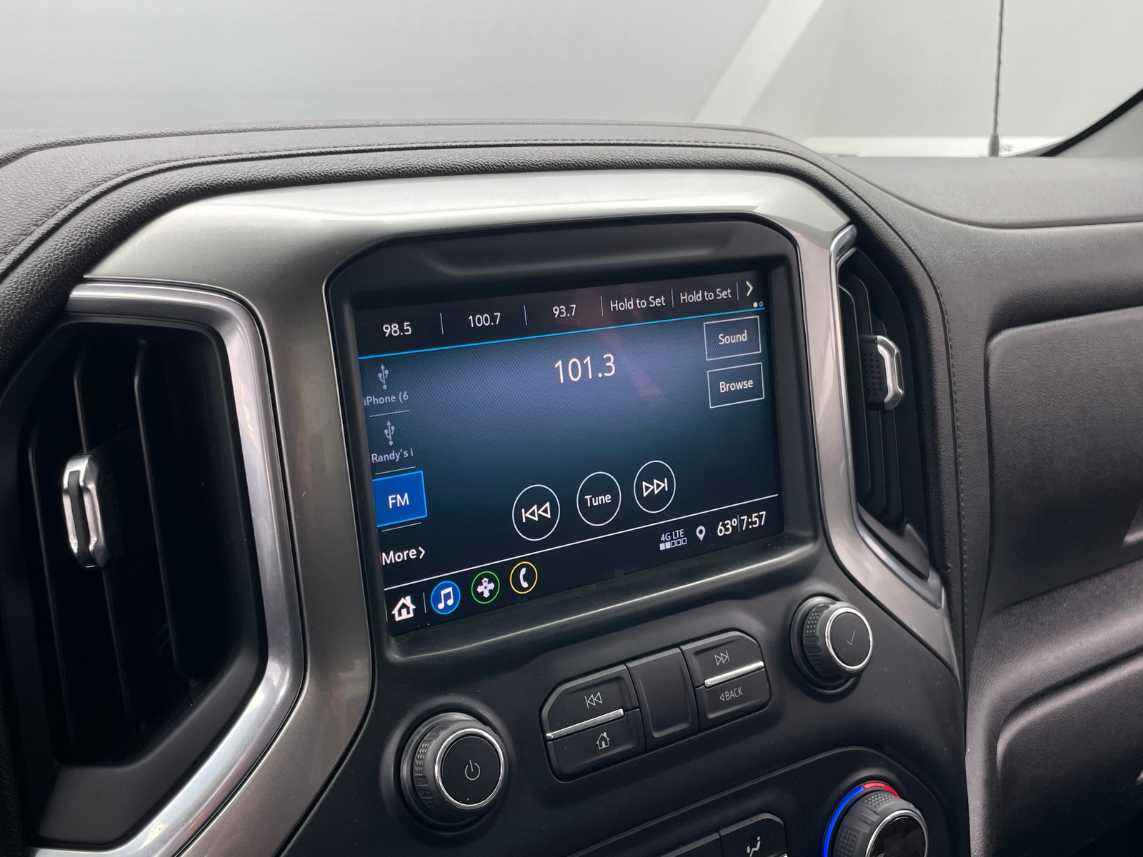 Thumbnail: 2019 Chevrolet Silverado 1500 - 4