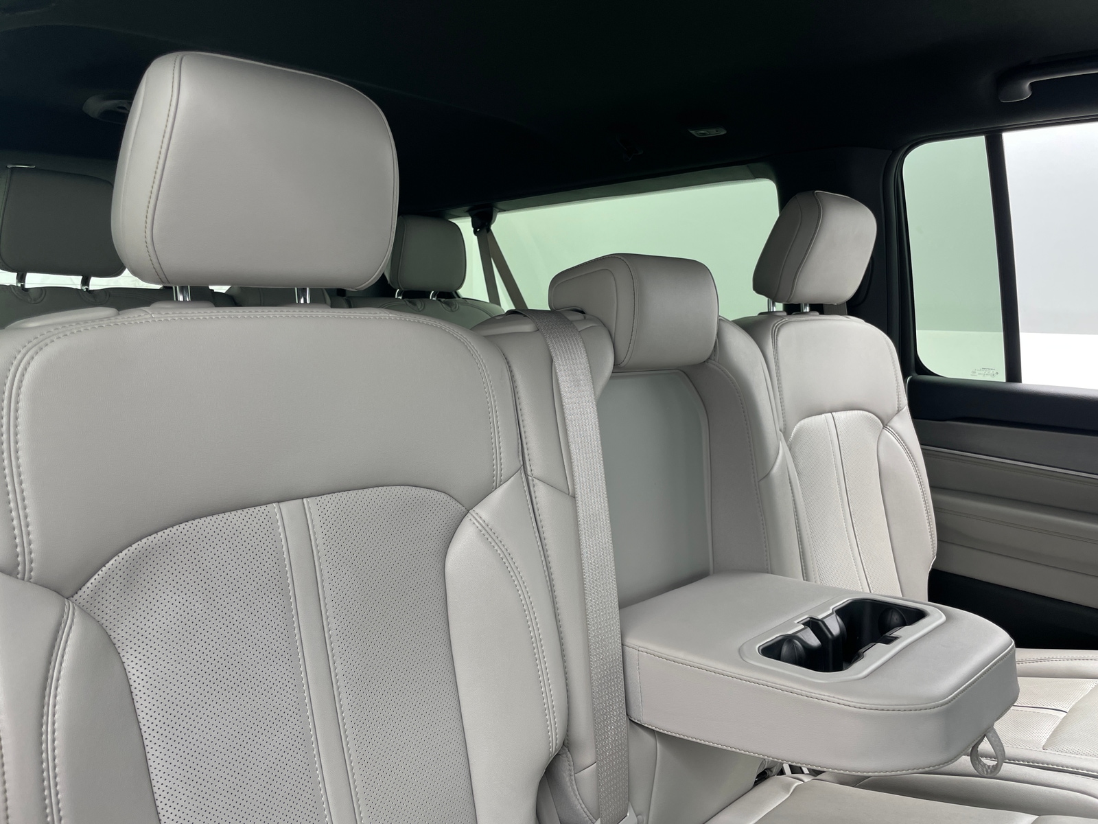 Thumbnail: 2025 Jeep Wagoneer - 5