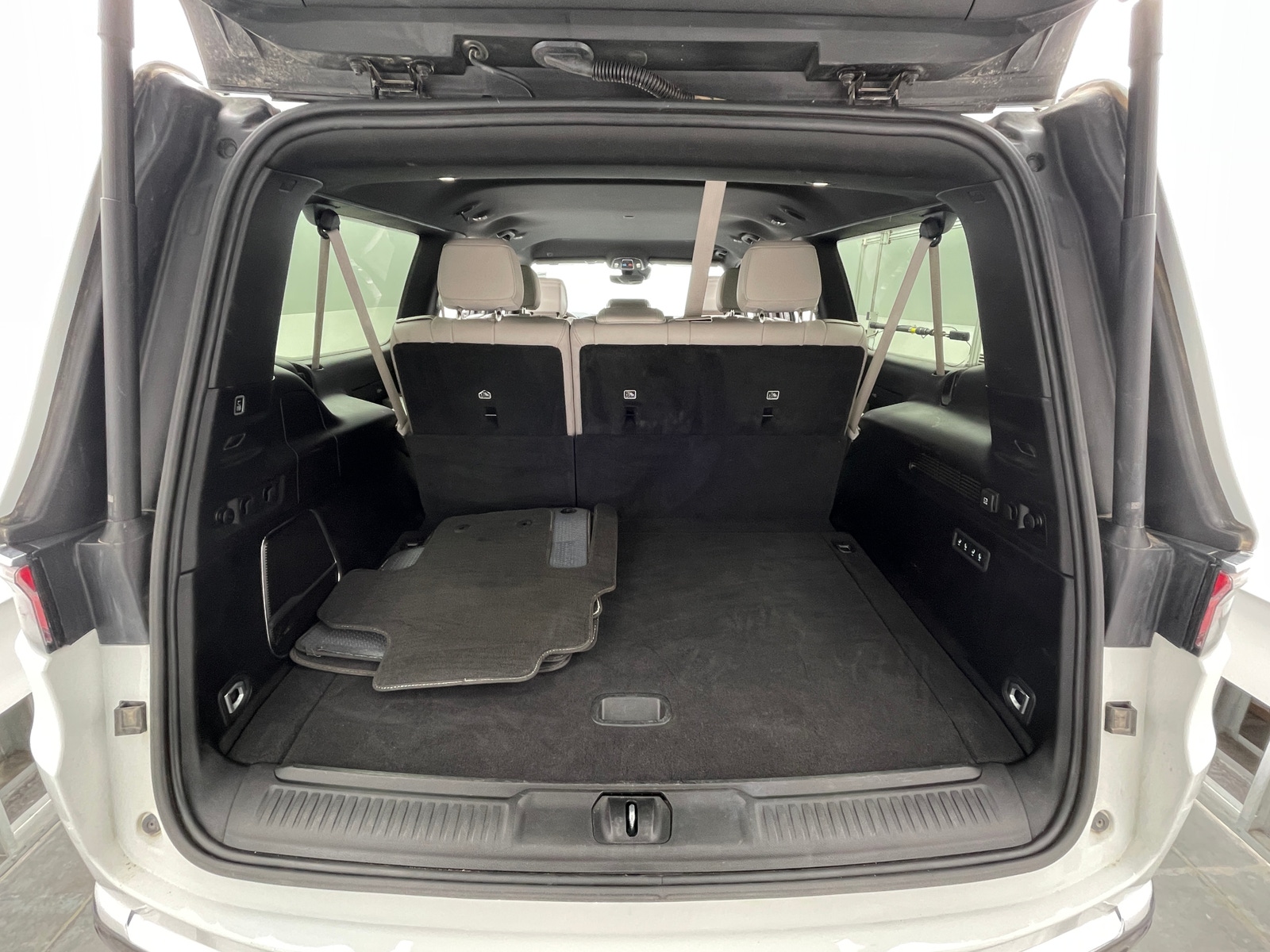 Thumbnail: 2025 Jeep Wagoneer - 6