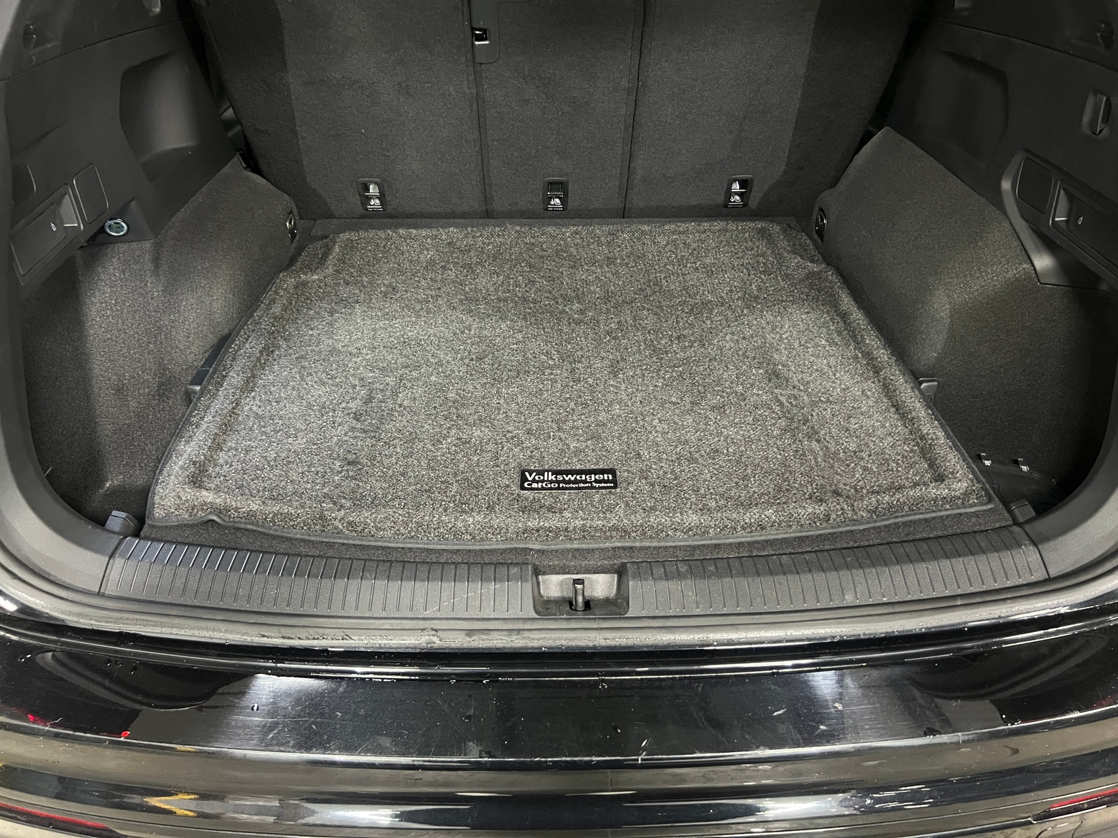 Thumbnail: 2021 Volkswagen Tiguan - 6