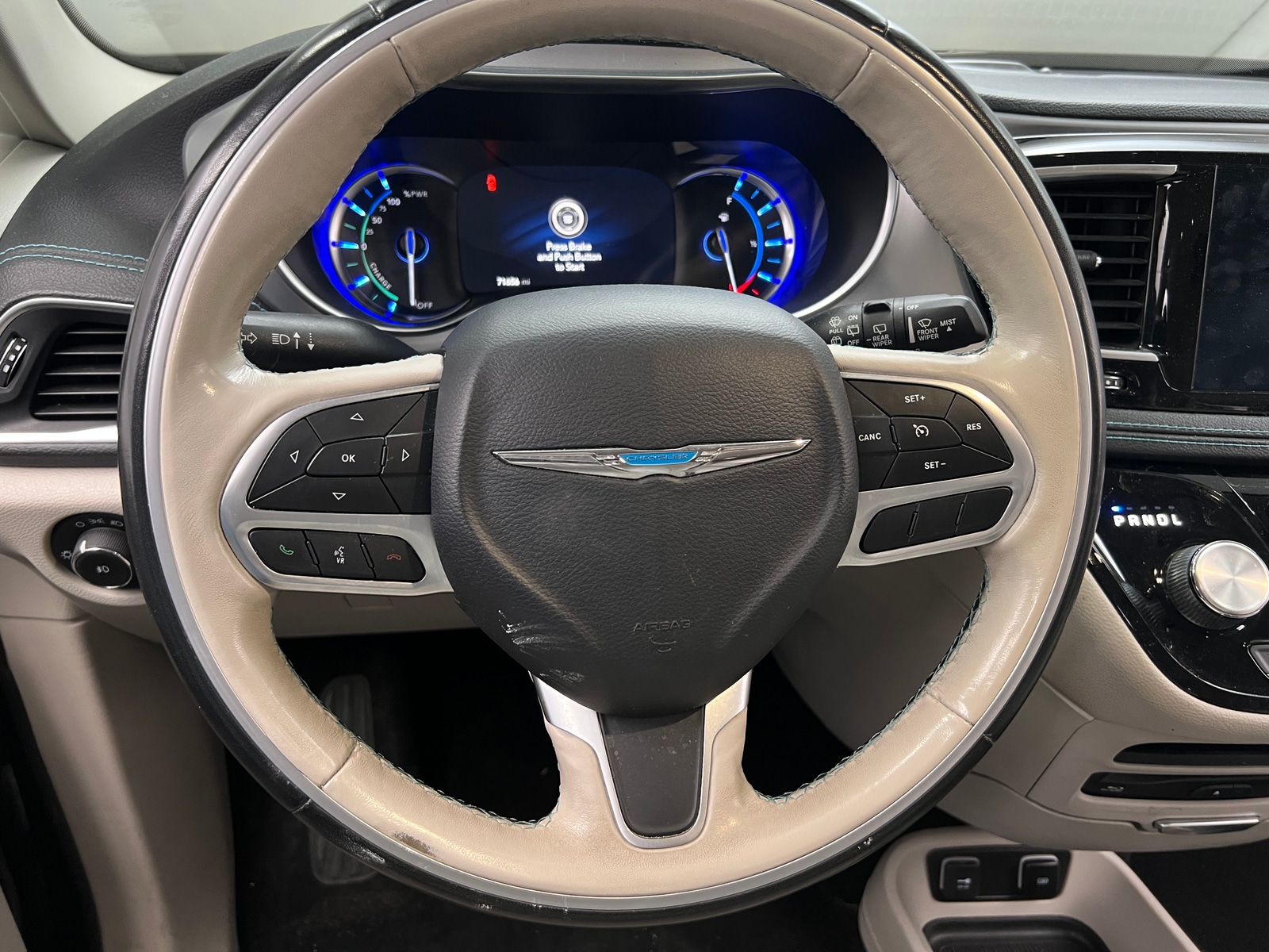 Thumbnail: 2020 Chrysler Pacifica - 4