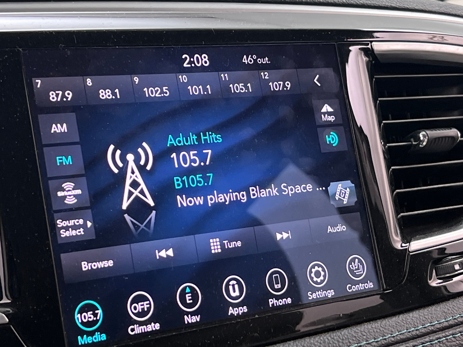 Thumbnail: 2020 Chrysler Pacifica - 3