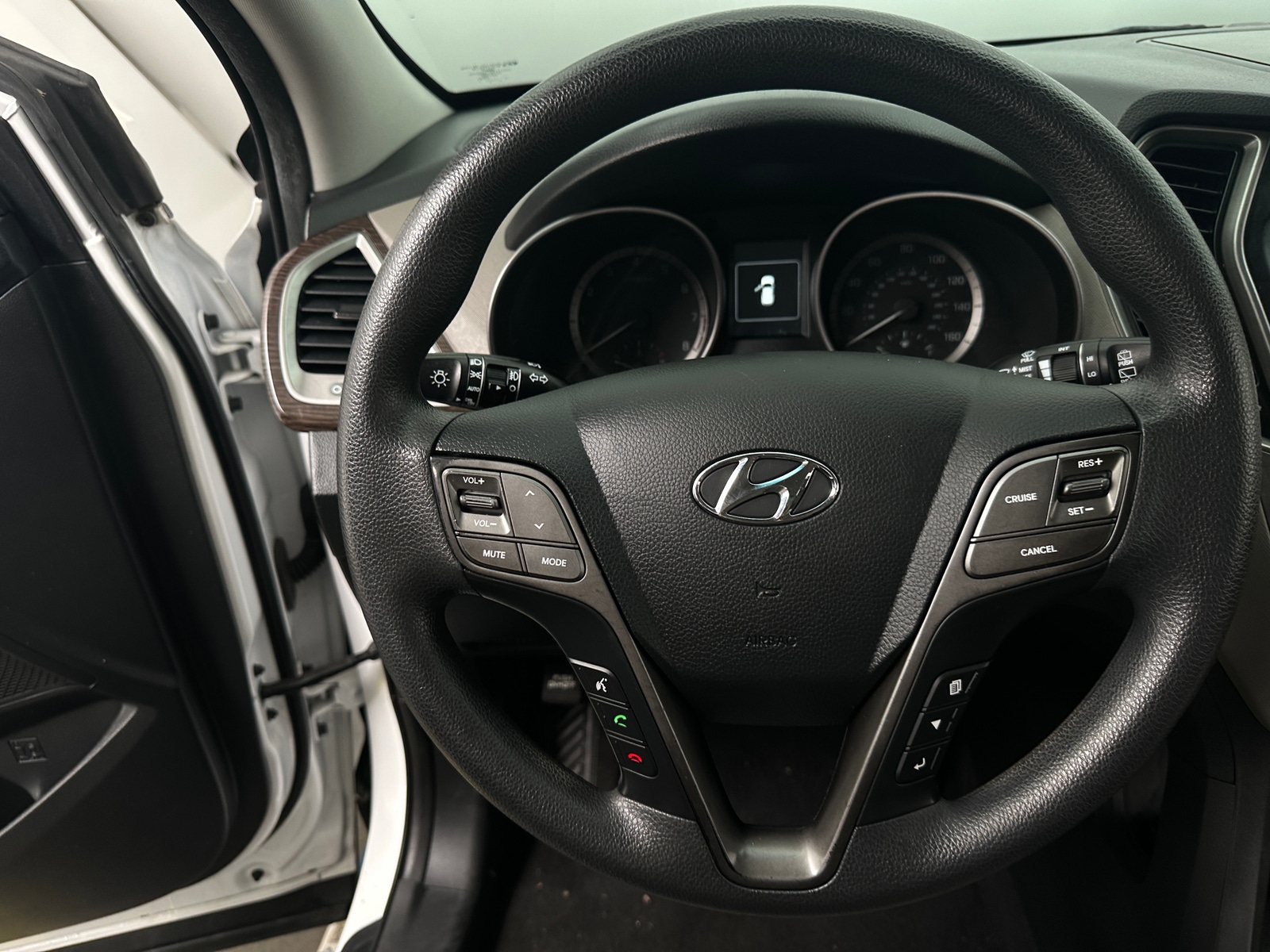 Thumbnail: 2017 Hyundai Santa Fe - 5