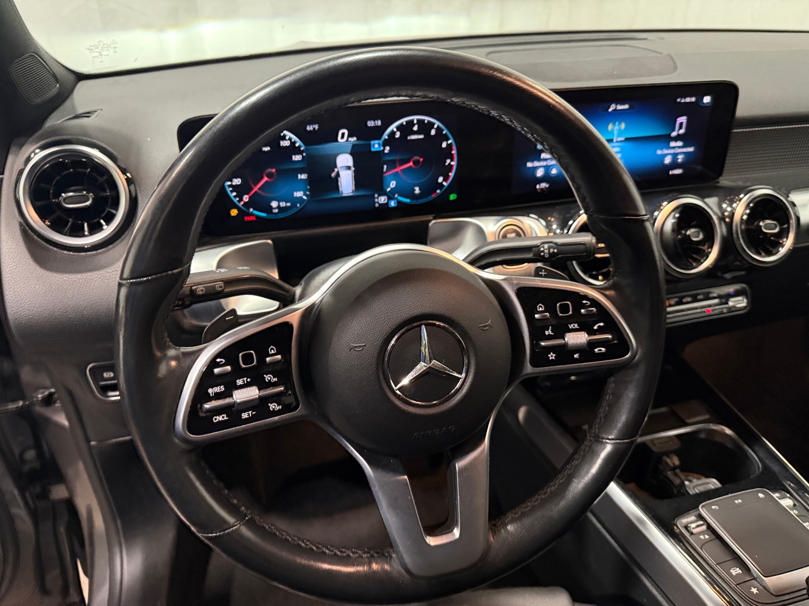 Thumbnail: 2022 Mercedes-Benz GLB - 4