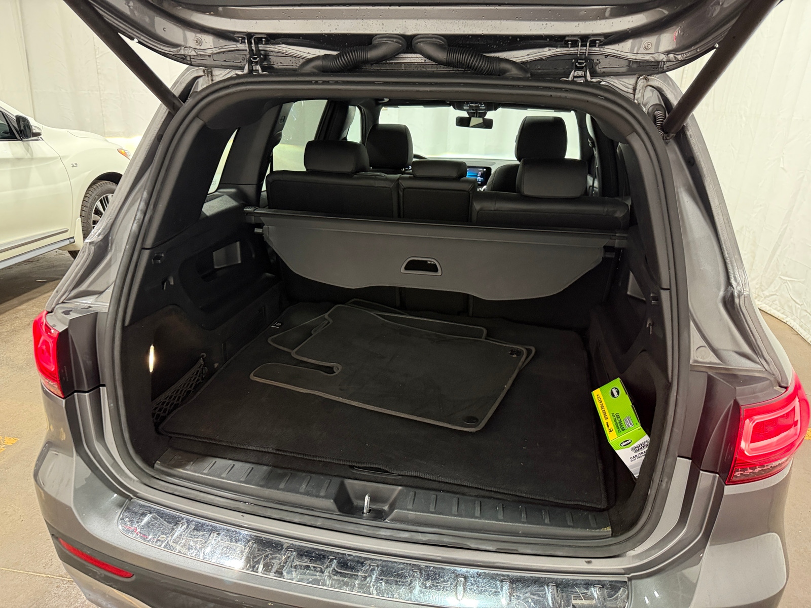 Thumbnail: 2022 Mercedes-Benz GLB - 6