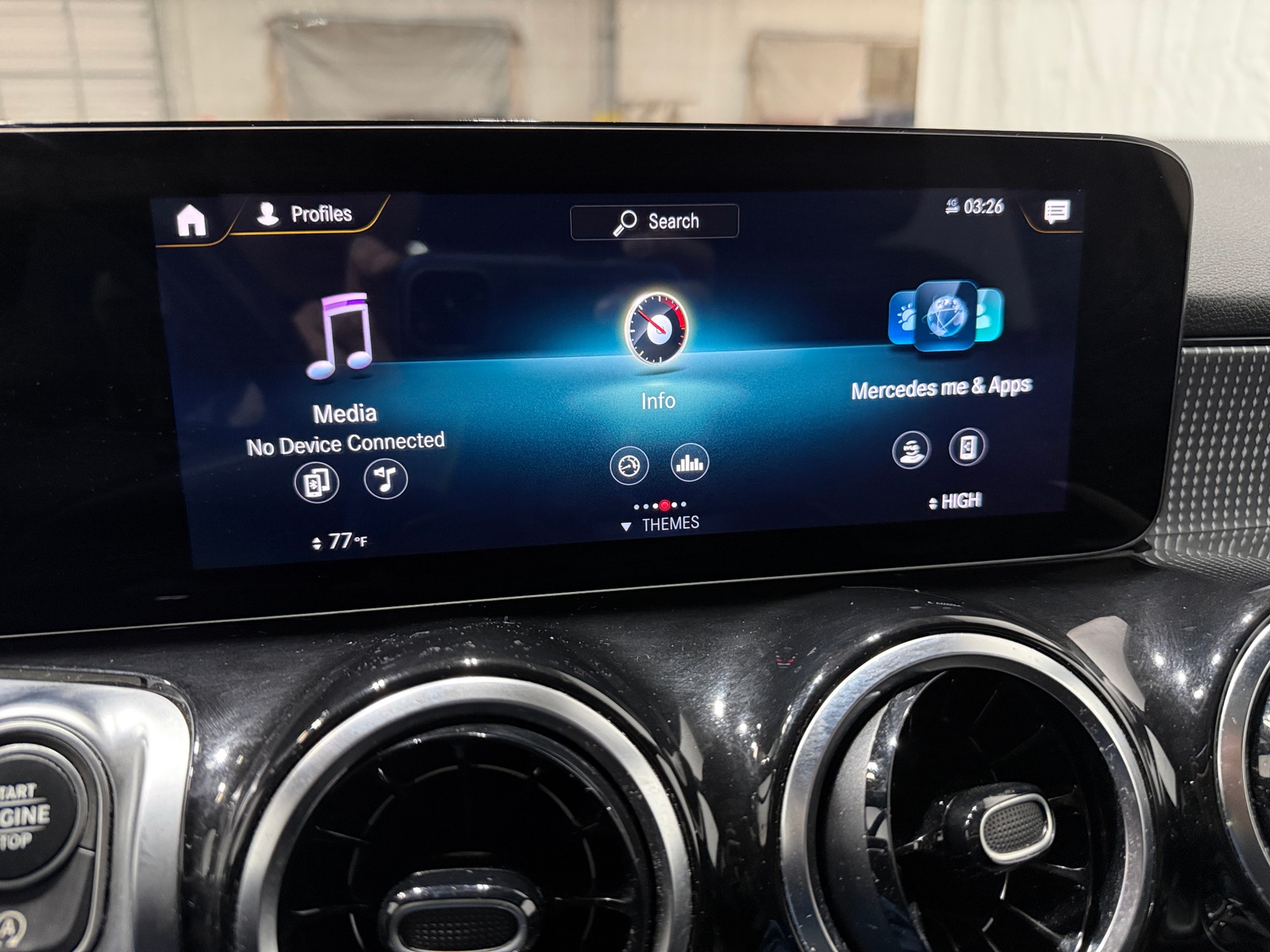 Thumbnail: 2022 Mercedes-Benz GLB - 3