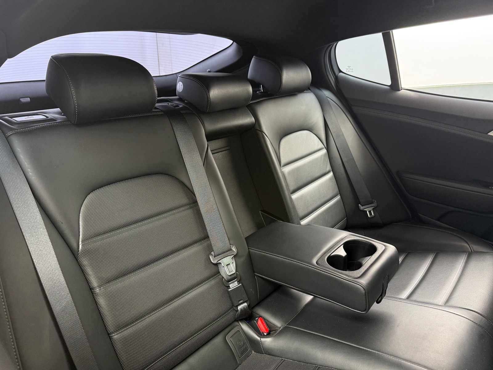 Thumbnail: 2018 Kia Stinger - 5