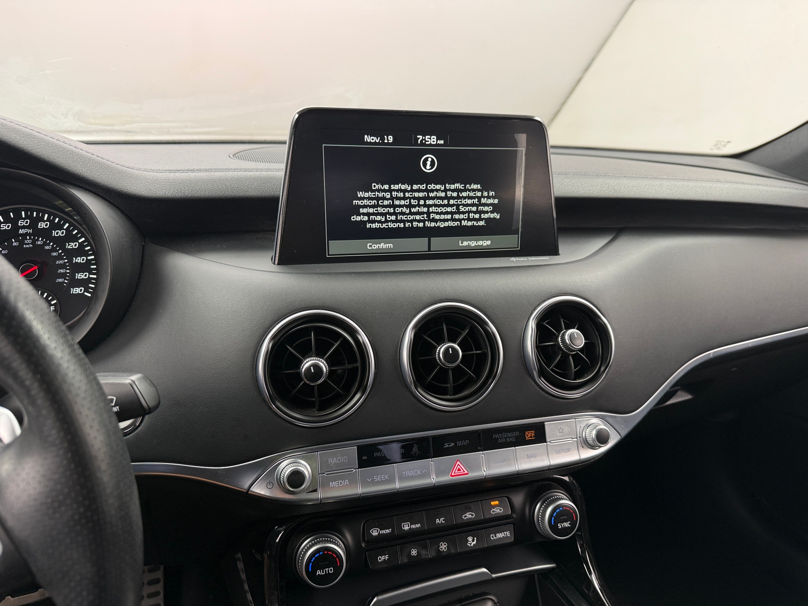 Thumbnail: 2018 Kia Stinger - 3