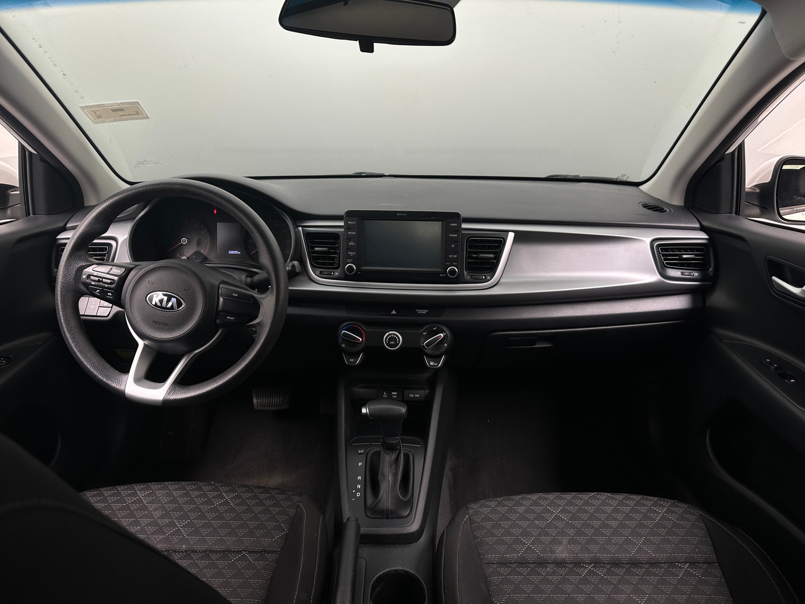 Thumbnail: 2020 Kia Rio - 3