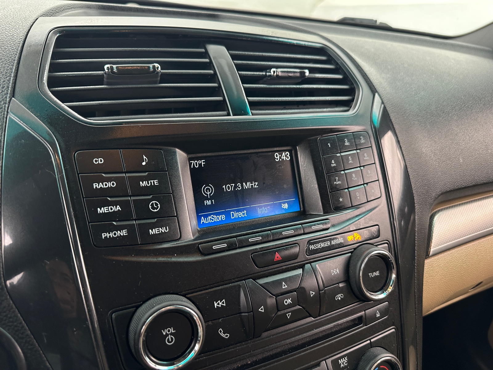 Thumbnail: 2016 Ford Explorer - 4