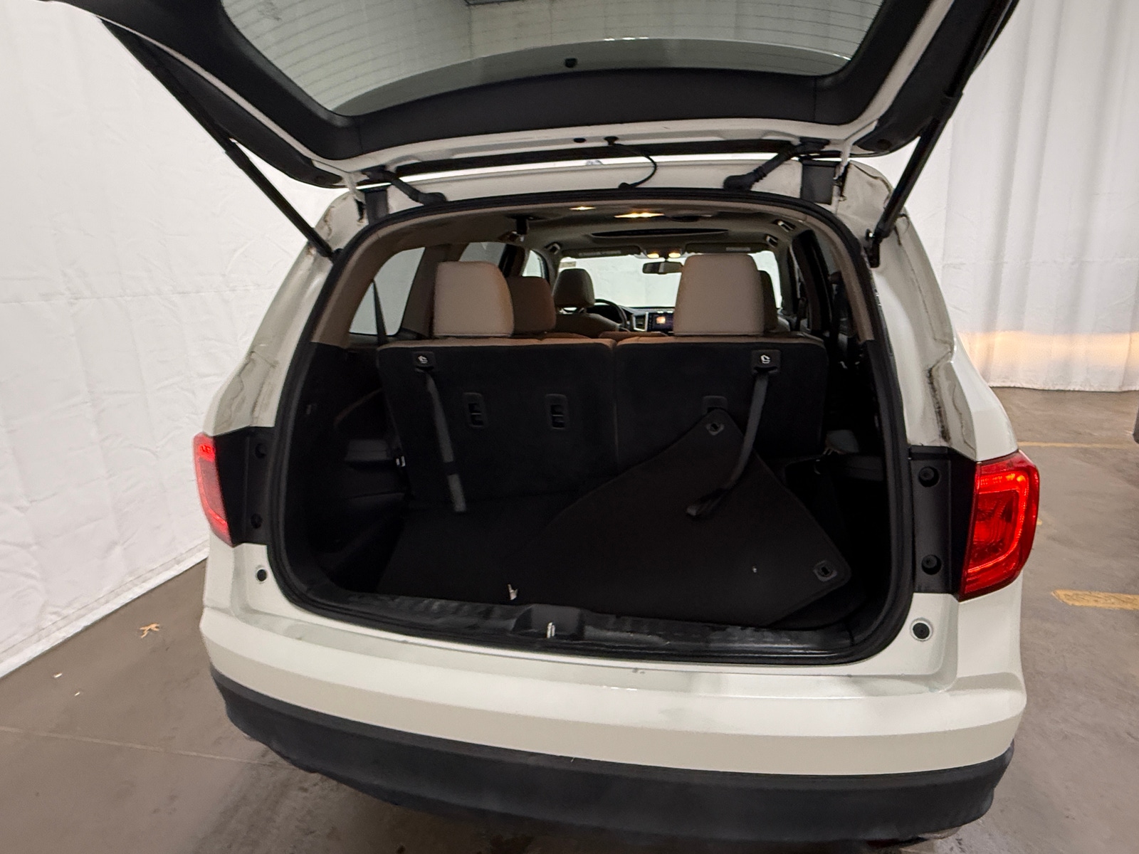 Thumbnail: 2017 Honda Pilot - 6