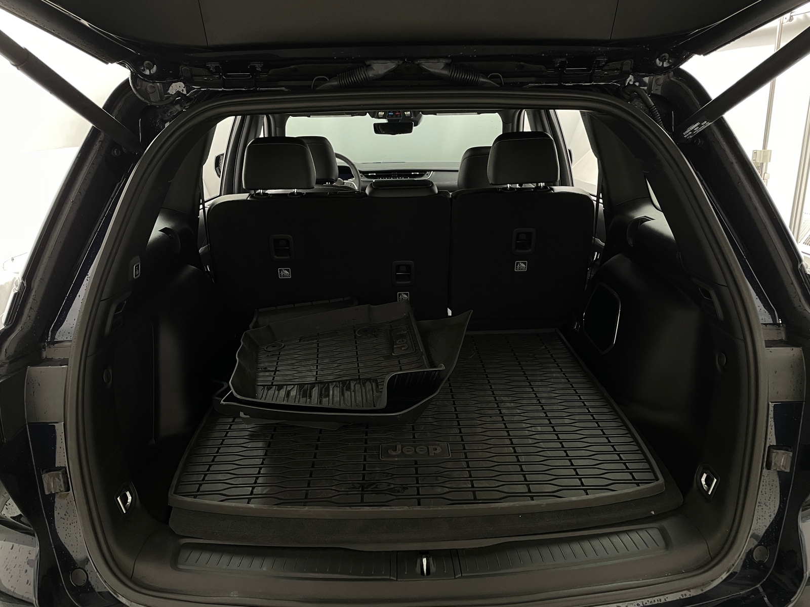 Thumbnail: 2024 Jeep Grand Cherokee - 6