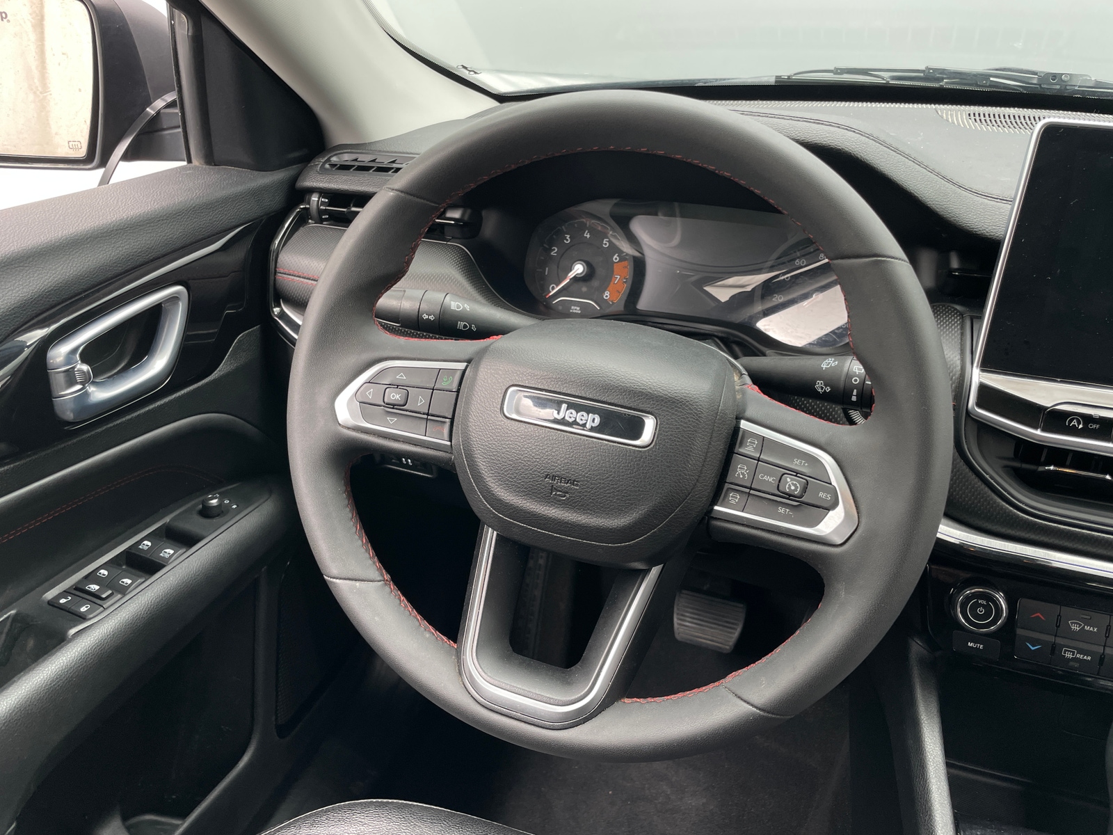 Thumbnail: 2022 Jeep Compass - 4